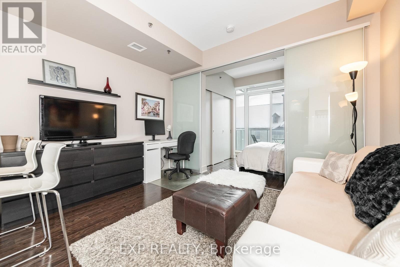 












303 - 108 RICHMOND ROAD

,
Ottawa,




Ontario
K1Z0B3

