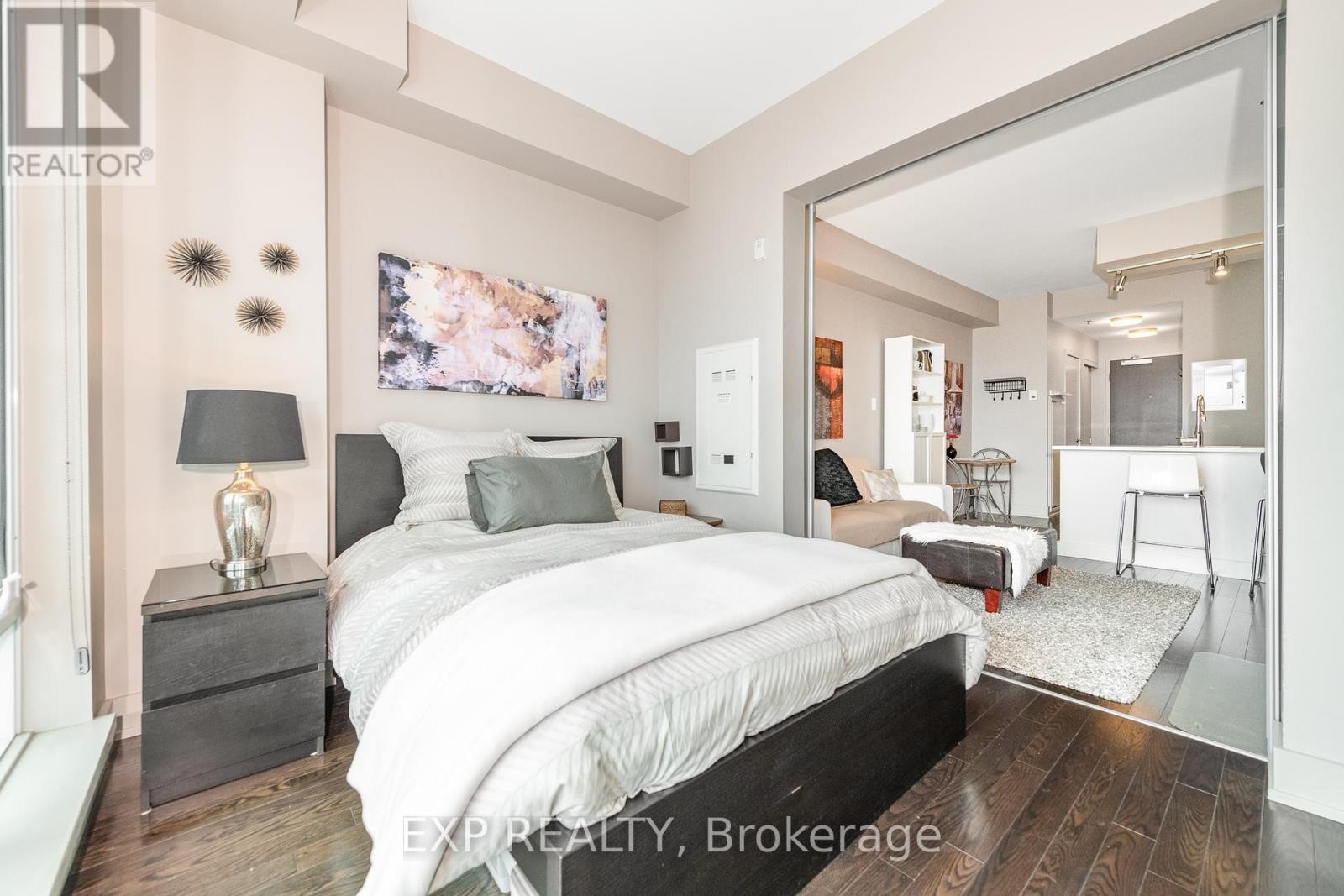 












303 - 108 RICHMOND ROAD

,
Ottawa,




Ontario
K1Z0B3

