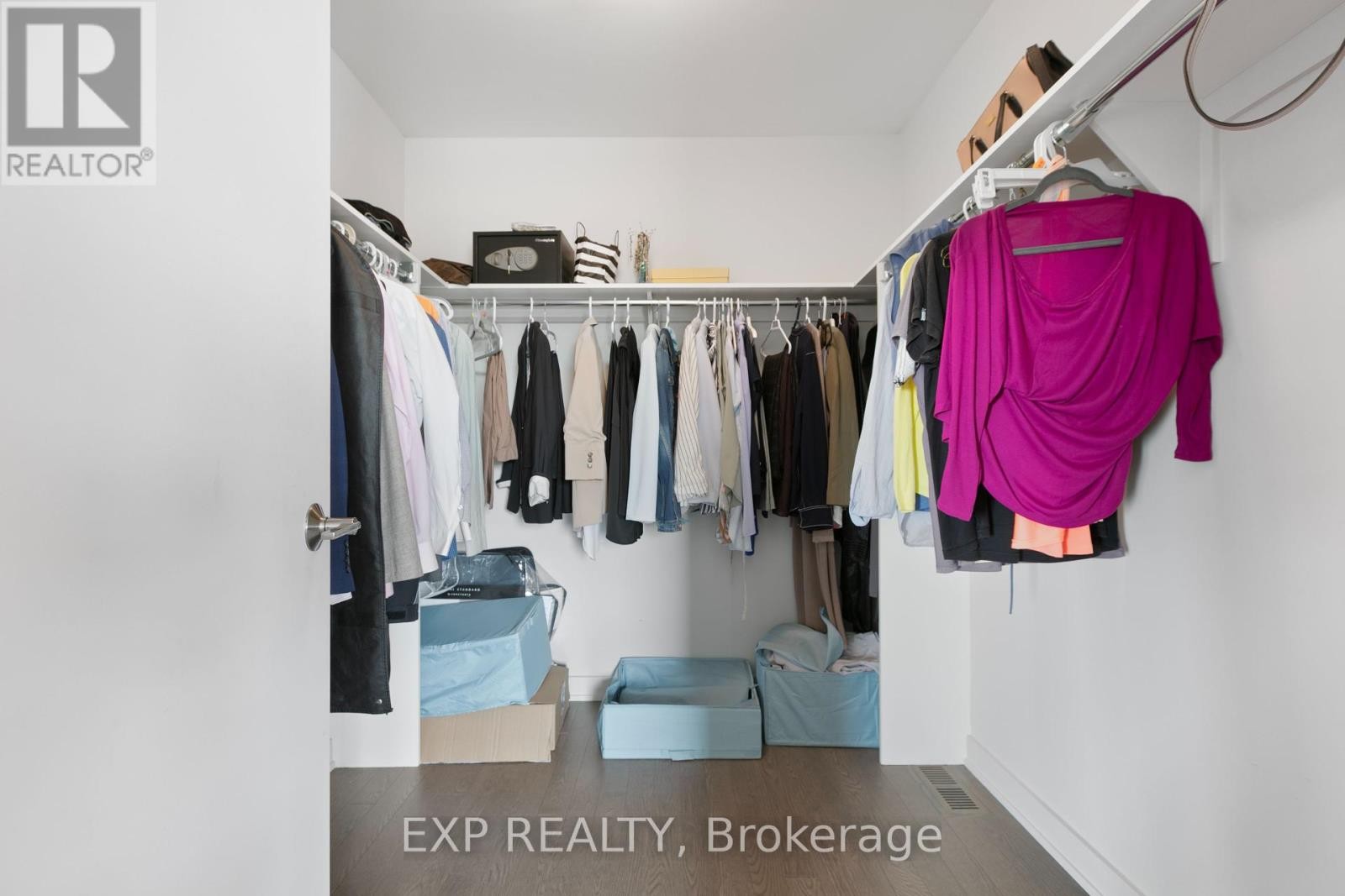 












244 SHUTTLEWORTH DRIVE

,
Ottawa,




Ontario
K1T0T4

