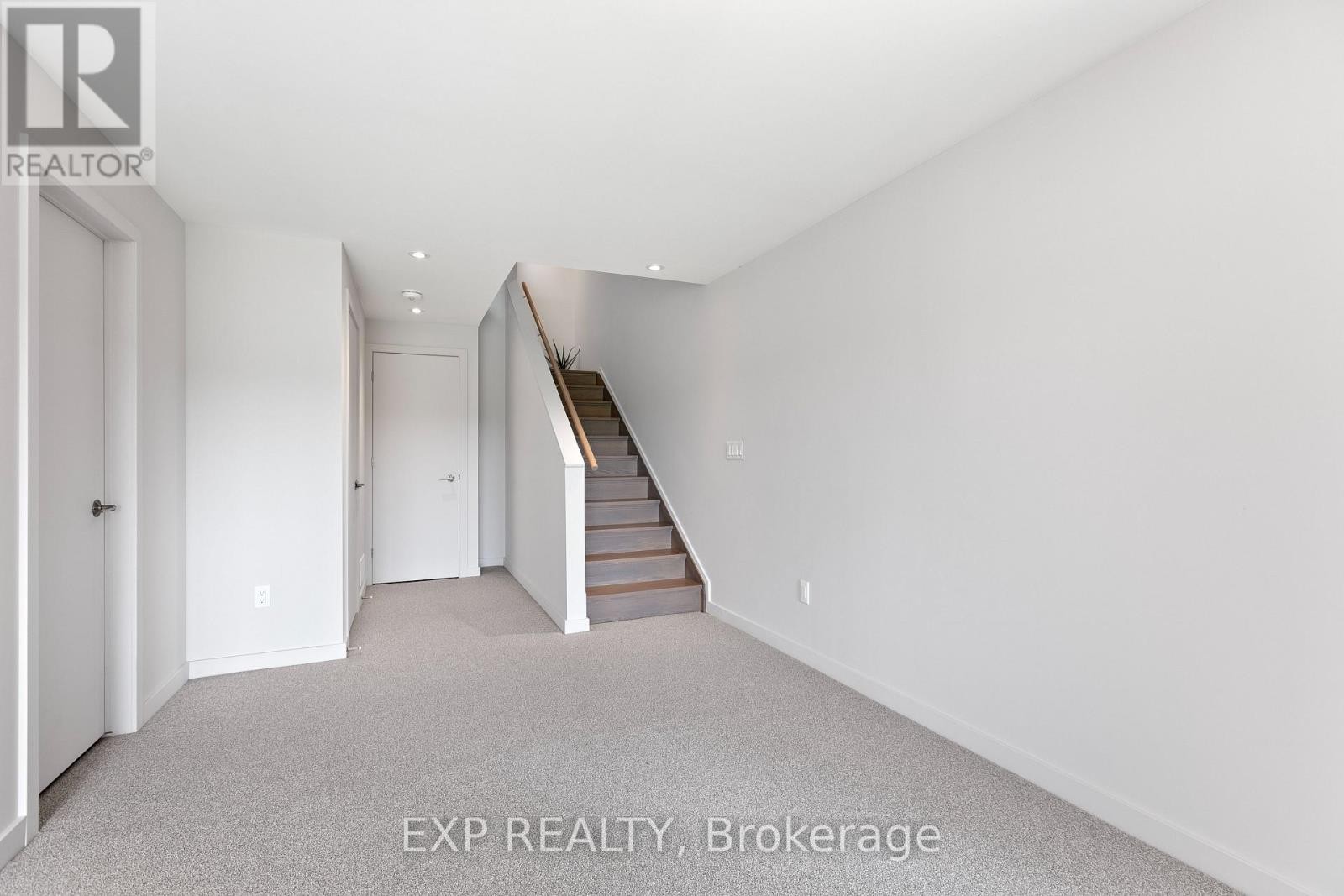 












244 SHUTTLEWORTH DRIVE

,
Ottawa,




Ontario
K1T0T4

