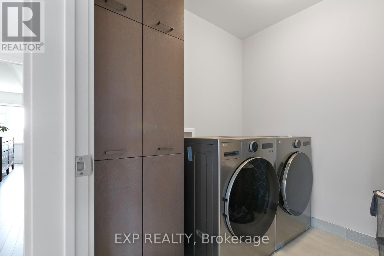 












244 SHUTTLEWORTH DRIVE

,
Ottawa,




Ontario
K1T0T4

