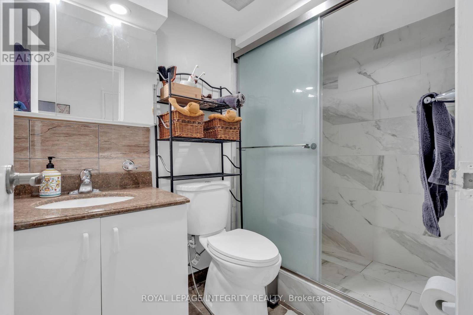 












1406 - 2625 REGINA STREET

,
Ottawa,




Ontario
K2B5W8


