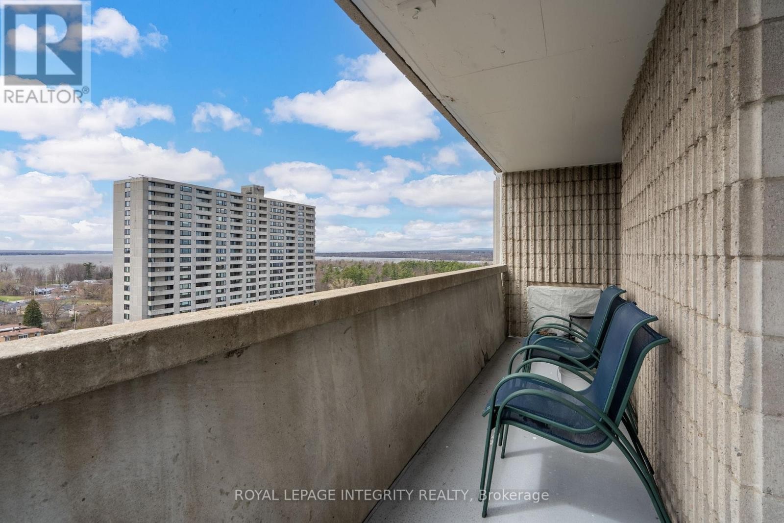 












1406 - 2625 REGINA STREET

,
Ottawa,




Ontario
K2B5W8

