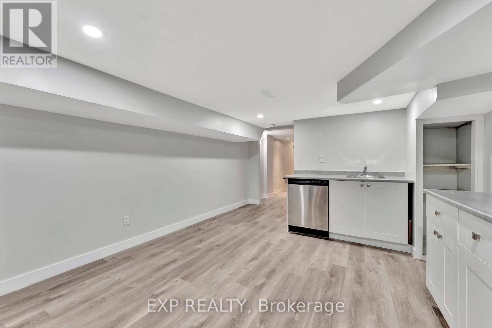 












227 TERRAPIN TERRACE

,
Ottawa,




Ontario
K4A0A6

