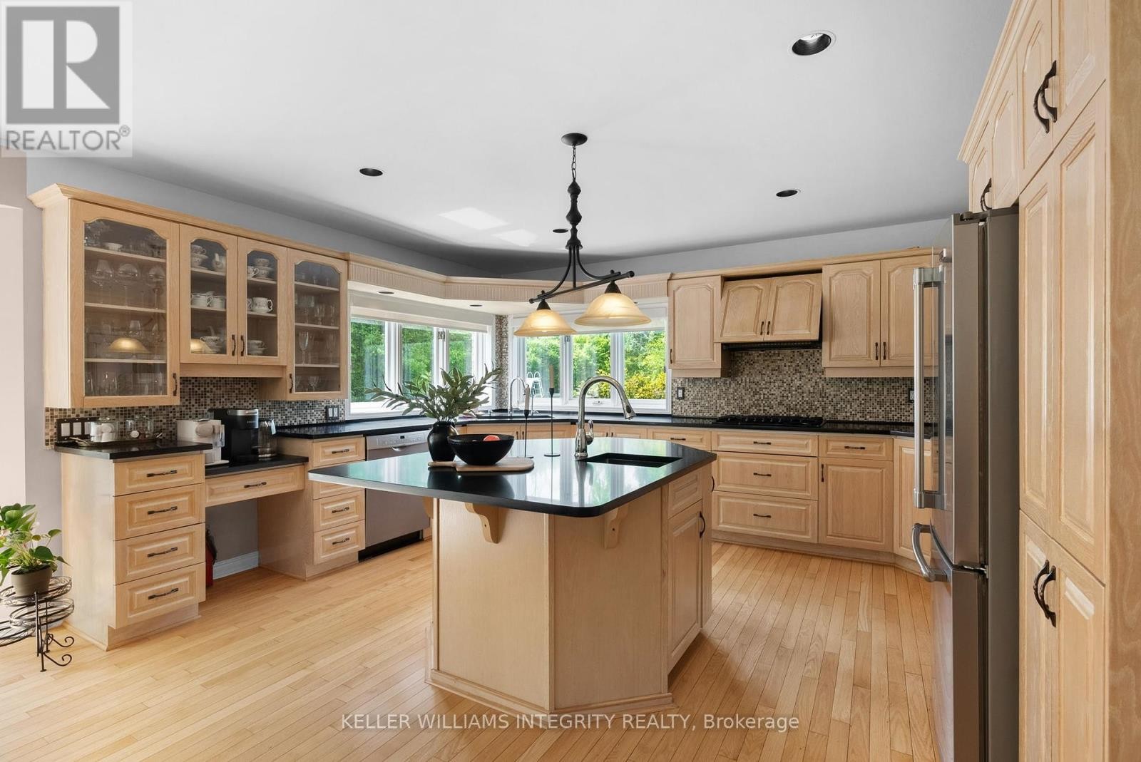 












22 MARCHBROOK CIRCLE

,
Ottawa,




Ontario
K2W1A1

