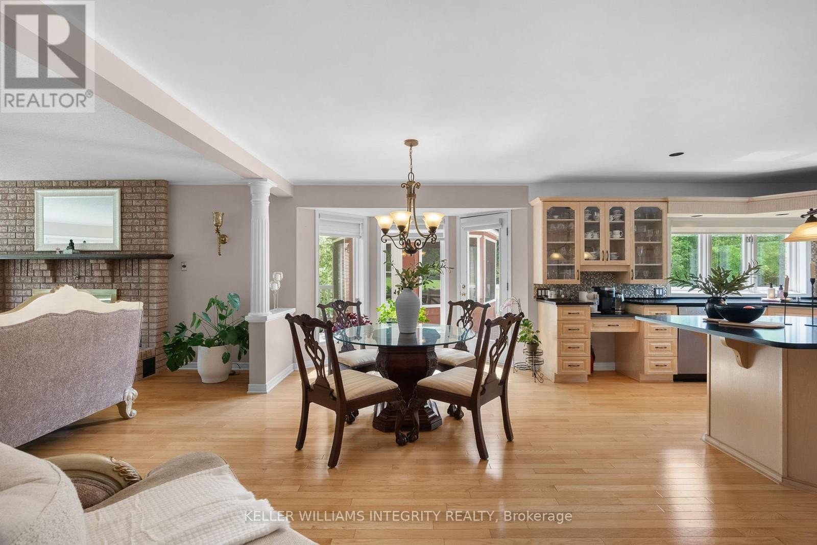 












22 MARCHBROOK CIRCLE

,
Ottawa,




Ontario
K2W1A1

