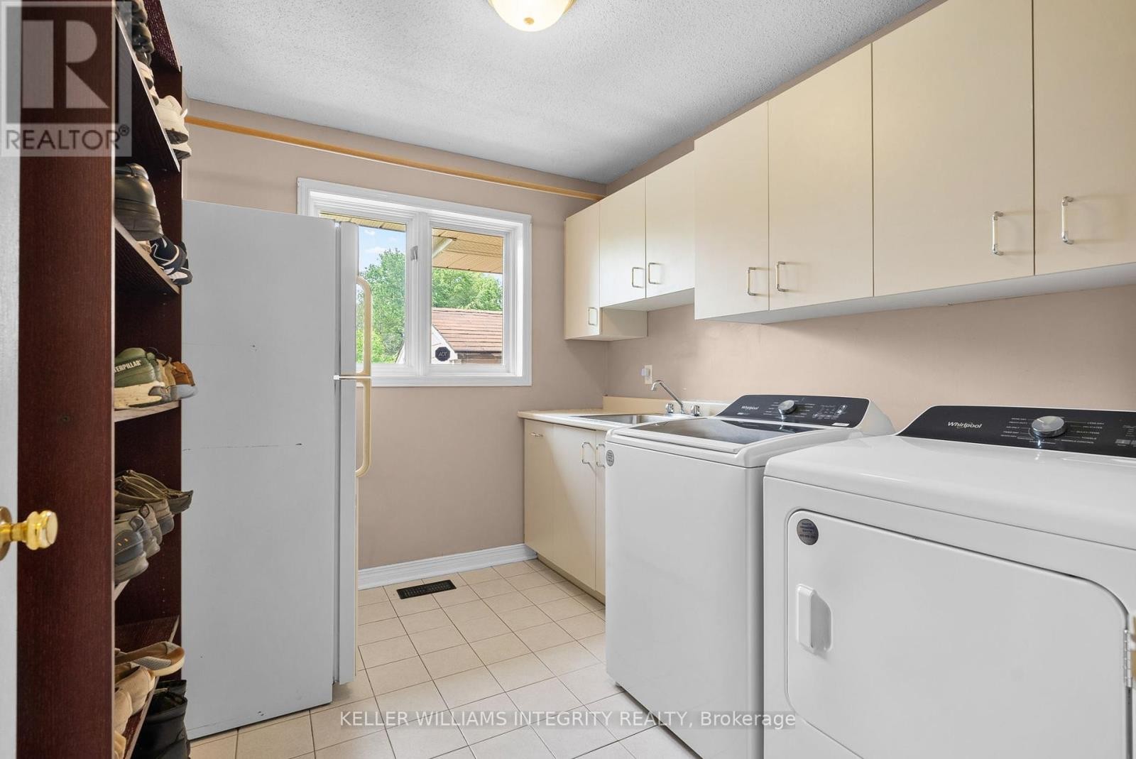 












22 MARCHBROOK CIRCLE

,
Ottawa,




Ontario
K2W1A1

