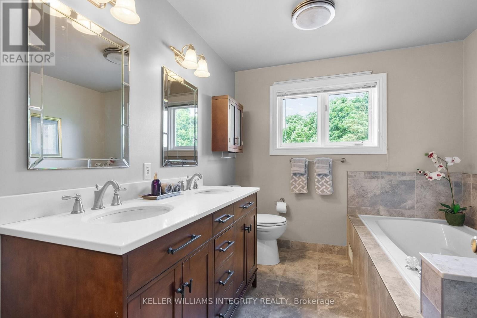 












22 MARCHBROOK CIRCLE

,
Ottawa,




Ontario
K2W1A1


