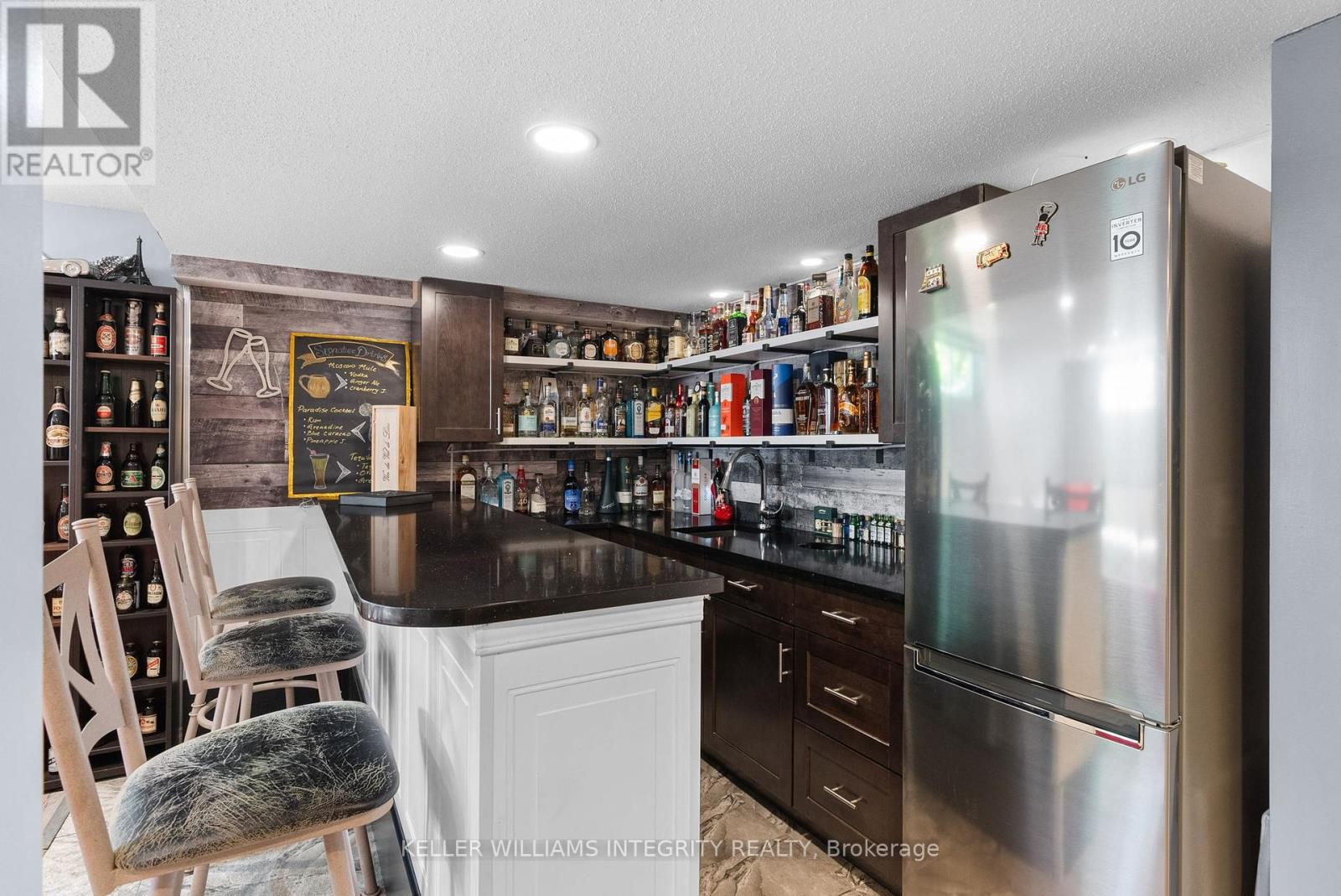 












22 MARCHBROOK CIRCLE

,
Ottawa,




Ontario
K2W1A1

