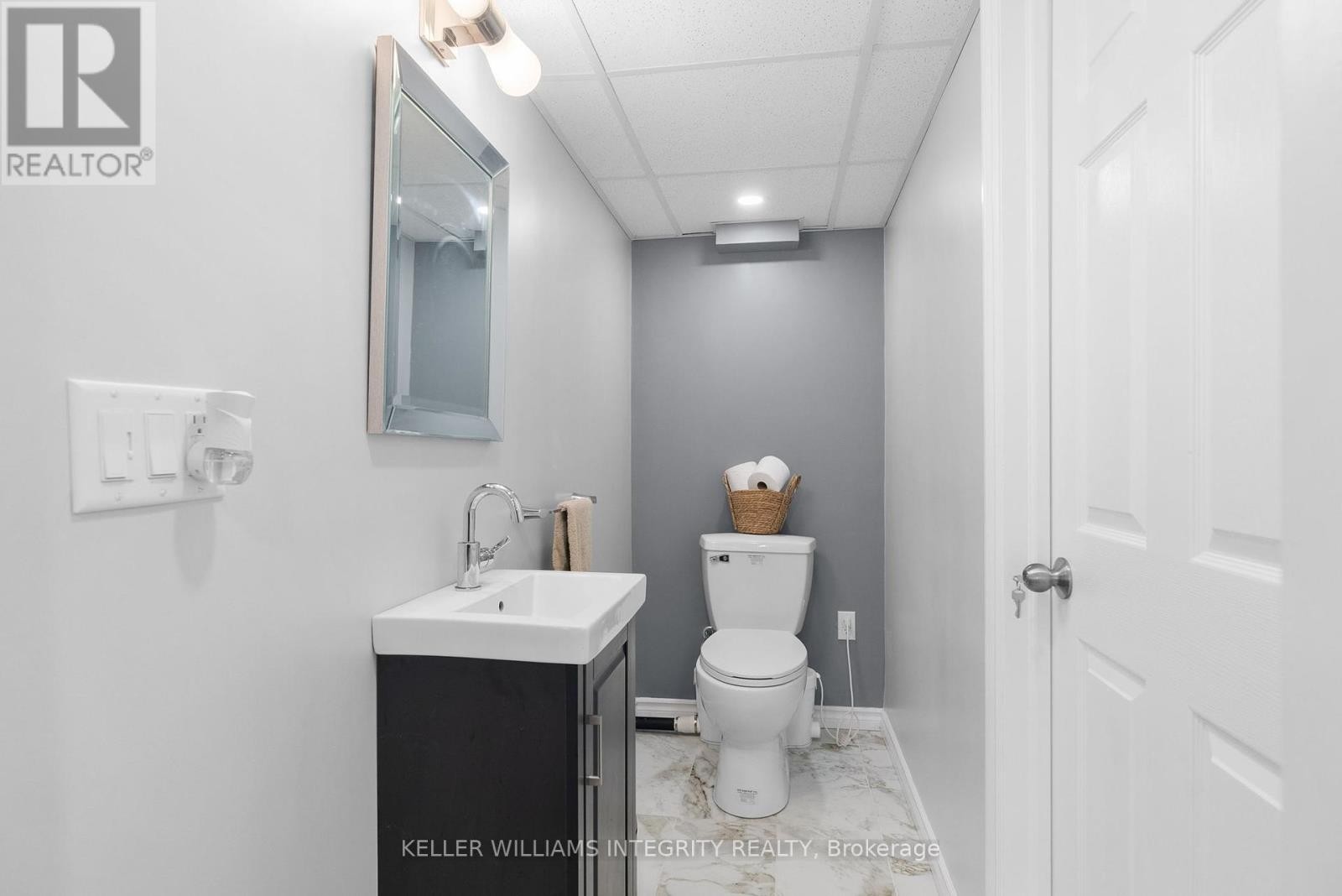 












22 MARCHBROOK CIRCLE

,
Ottawa,




Ontario
K2W1A1


