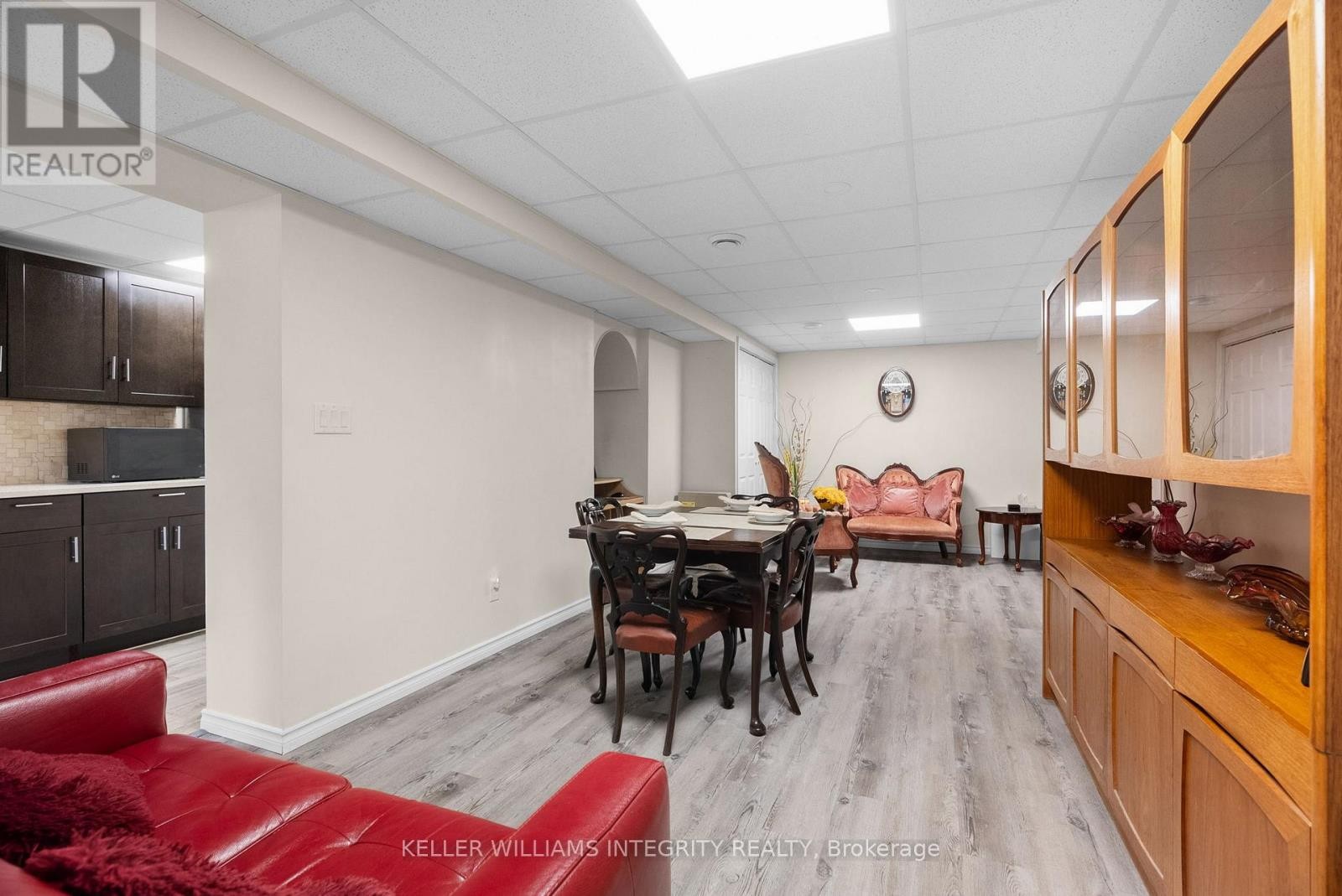 












22 MARCHBROOK CIRCLE

,
Ottawa,




Ontario
K2W1A1

