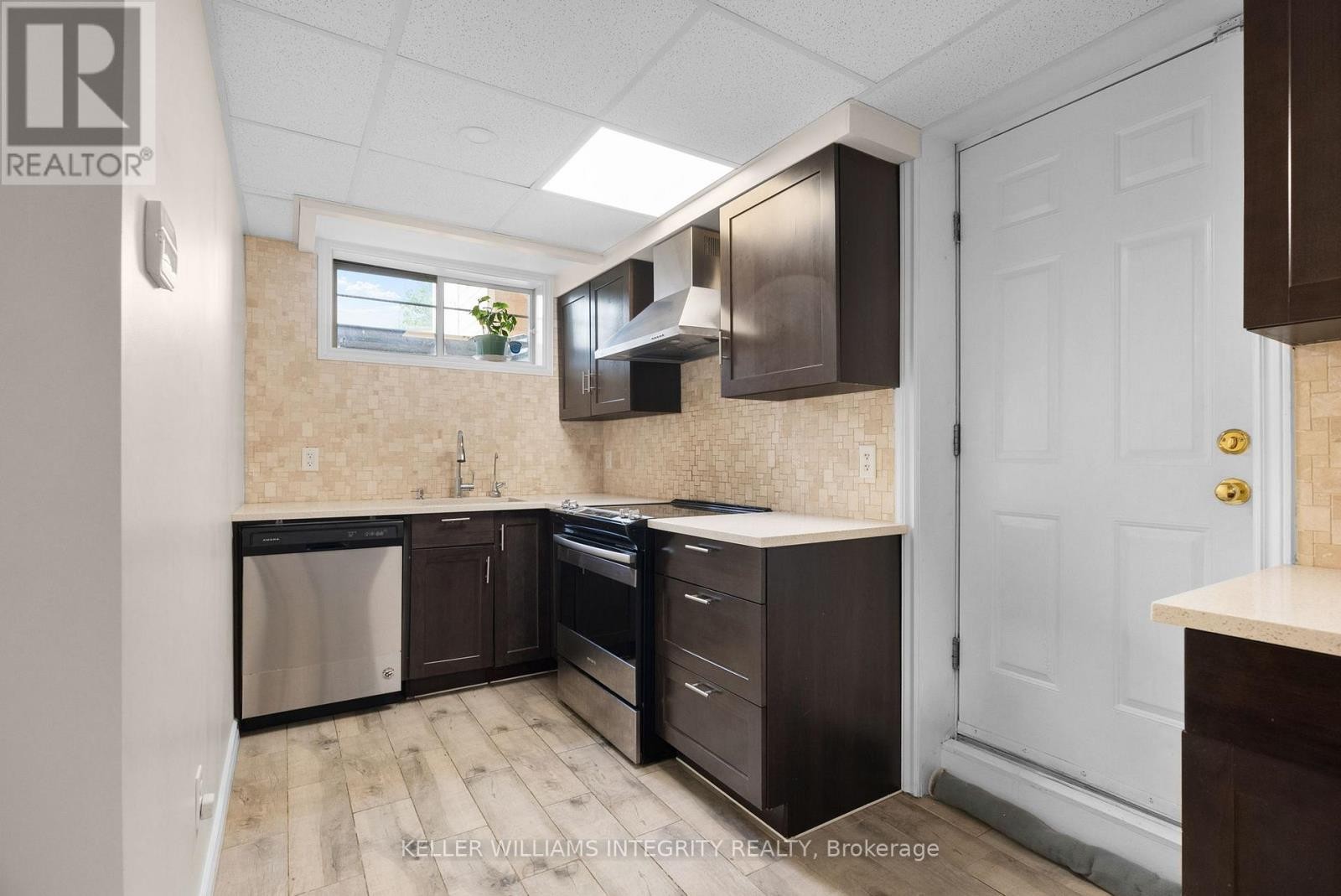 












22 MARCHBROOK CIRCLE

,
Ottawa,




Ontario
K2W1A1

