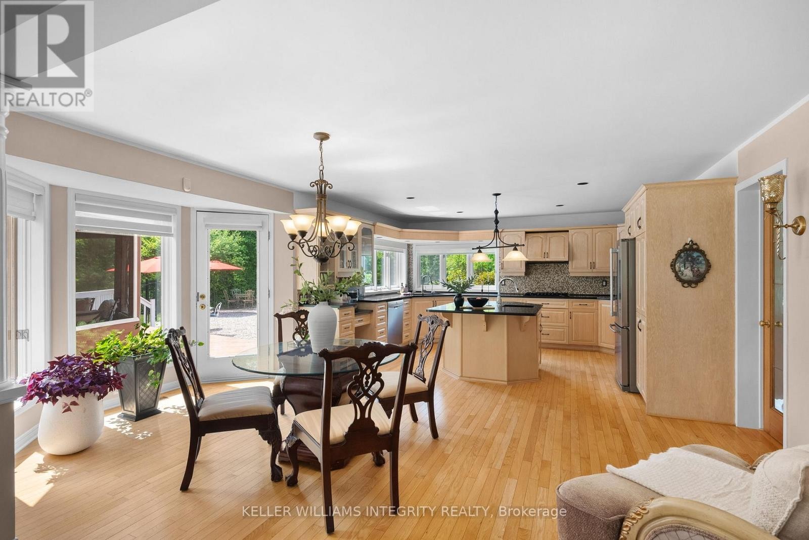 












22 MARCHBROOK CIRCLE

,
Ottawa,




Ontario
K2W1A1

