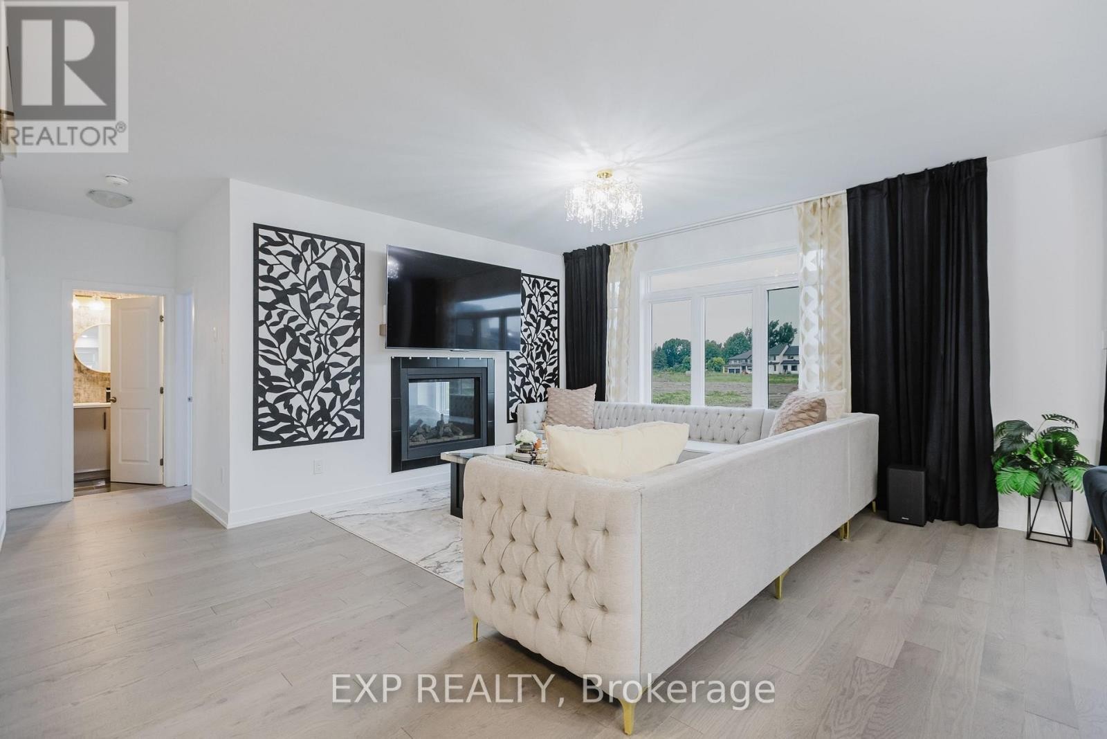 












900 DUXBURY LANE

,
Ottawa,




Ontario
K4M0M3

