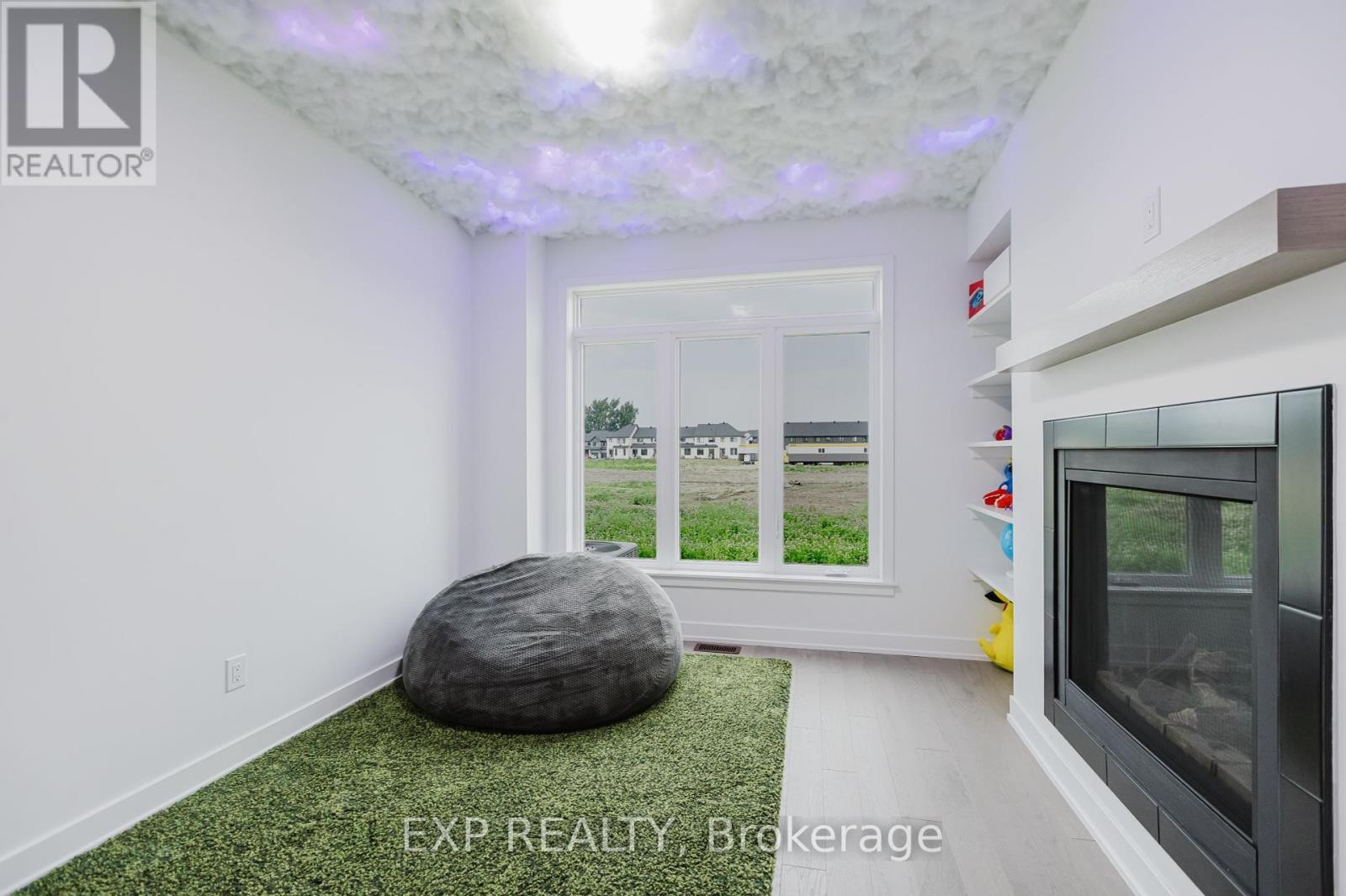 












900 DUXBURY LANE

,
Ottawa,




Ontario
K4M0M3

