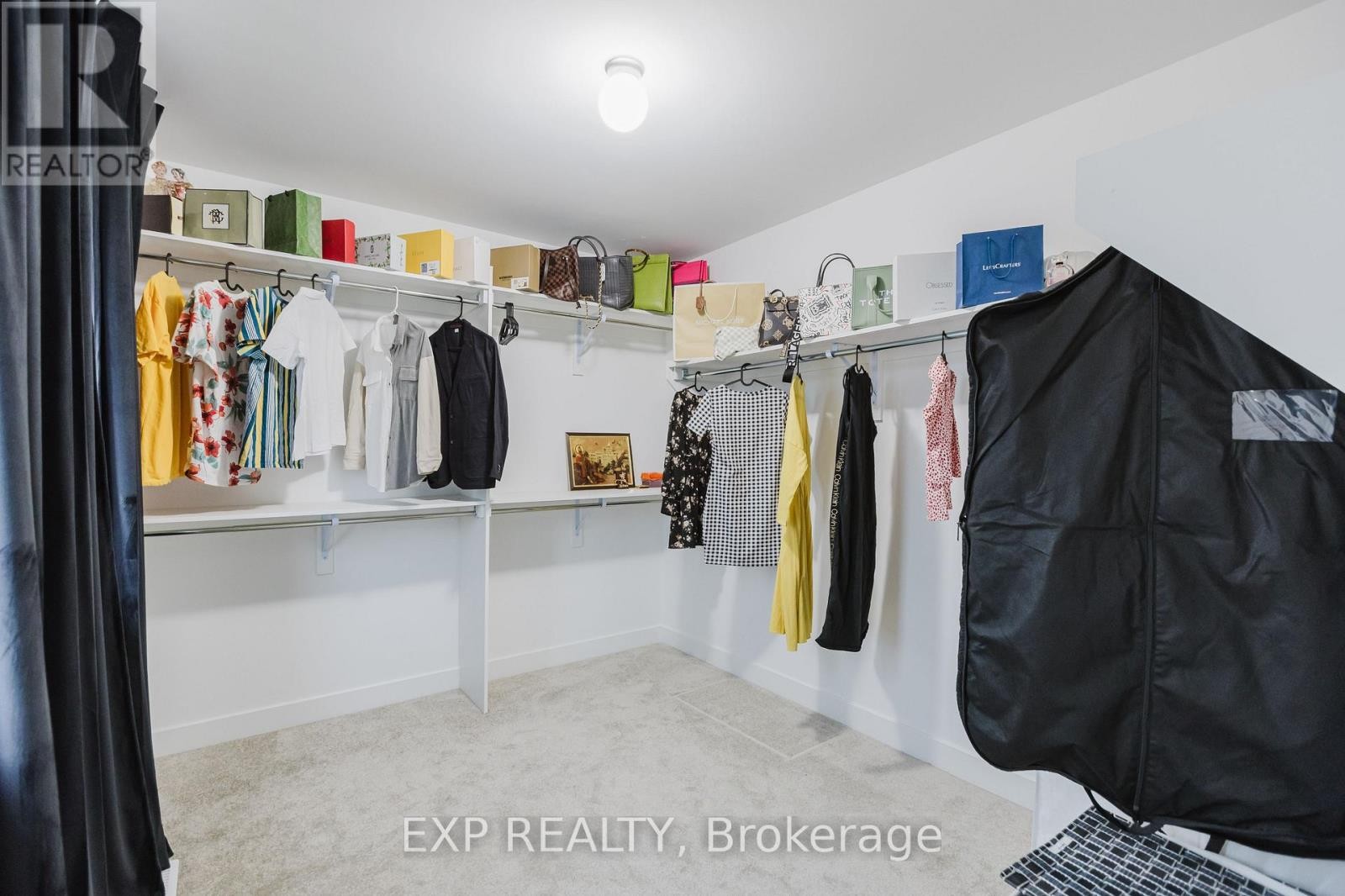 












900 DUXBURY LANE

,
Ottawa,




Ontario
K4M0M3

