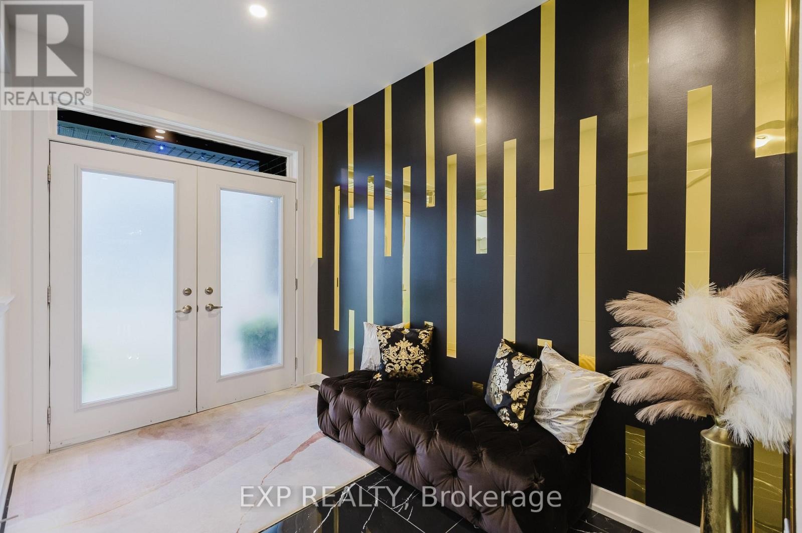 












900 DUXBURY LANE

,
Ottawa,




Ontario
K4M0M3

