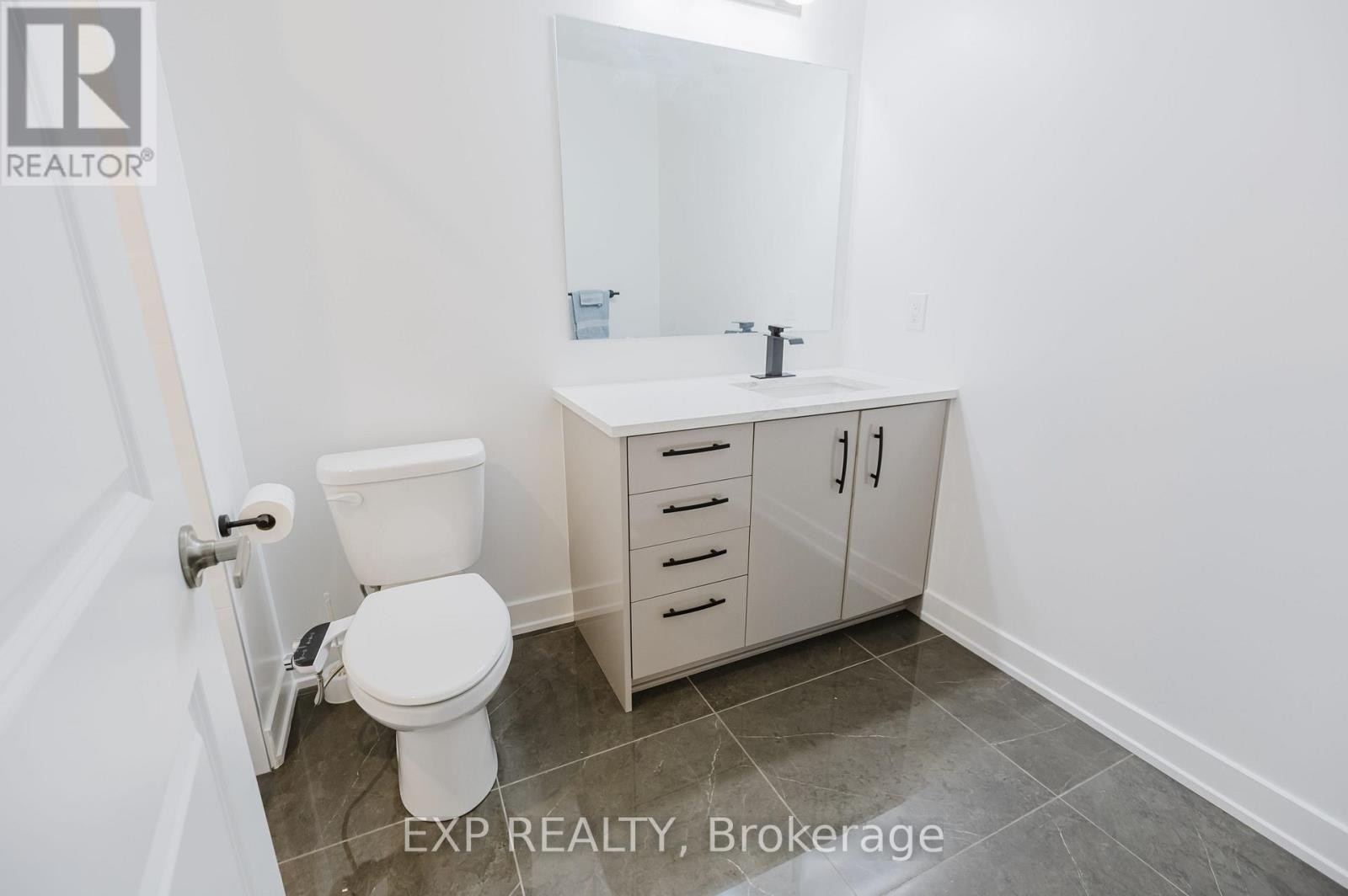 












900 DUXBURY LANE

,
Ottawa,




Ontario
K4M0M3

