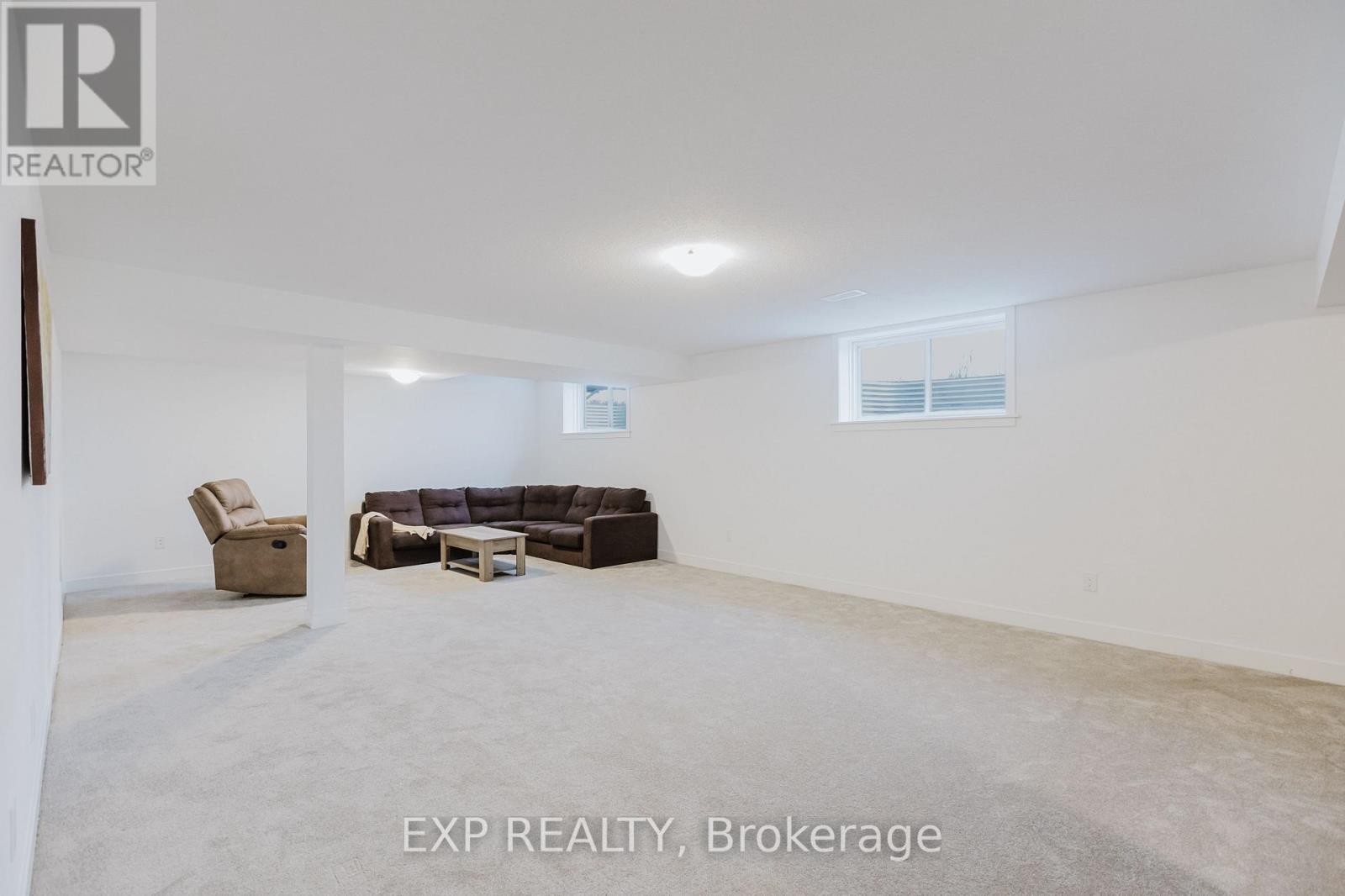 












900 DUXBURY LANE

,
Ottawa,




Ontario
K4M0M3

