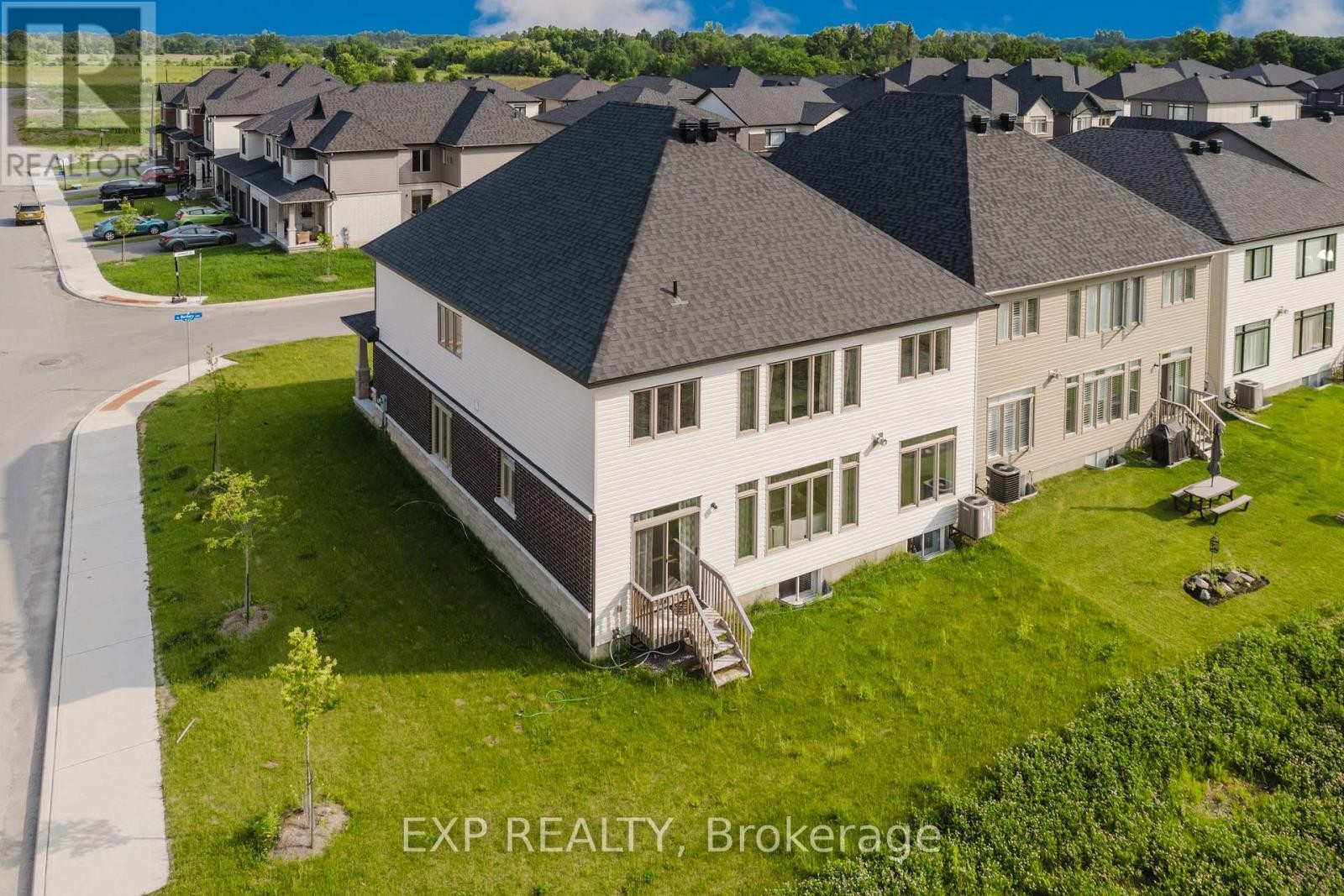 












900 DUXBURY LANE

,
Ottawa,




Ontario
K4M0M3

