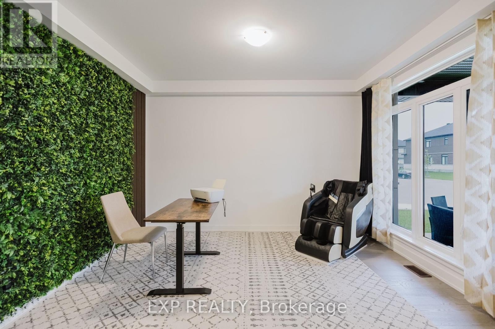 












900 DUXBURY LANE

,
Ottawa,




Ontario
K4M0M3

