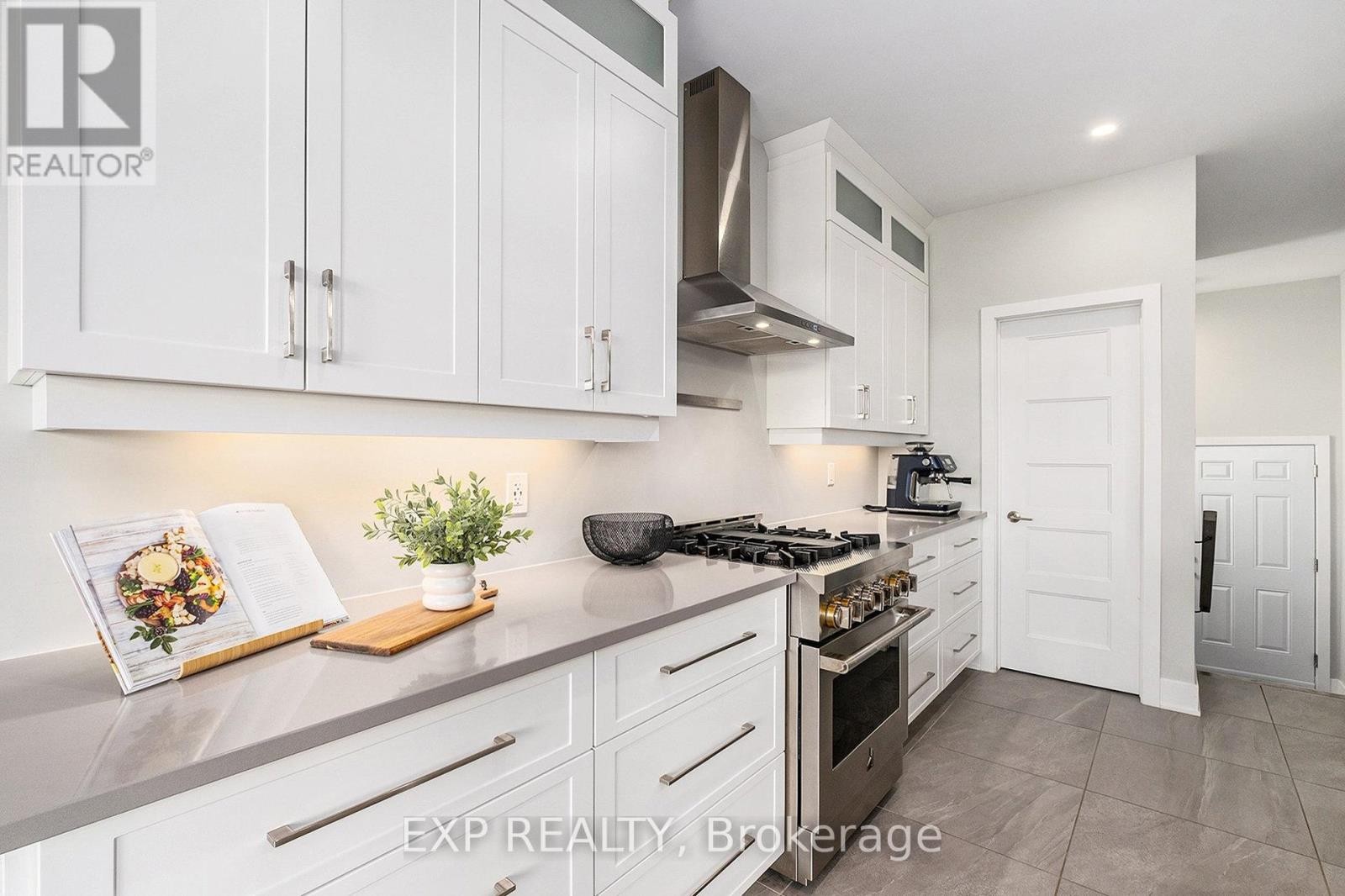 












400 CENTRAL PARK BOULEVARD

,
Russell,




Ontario
K4R0C6

