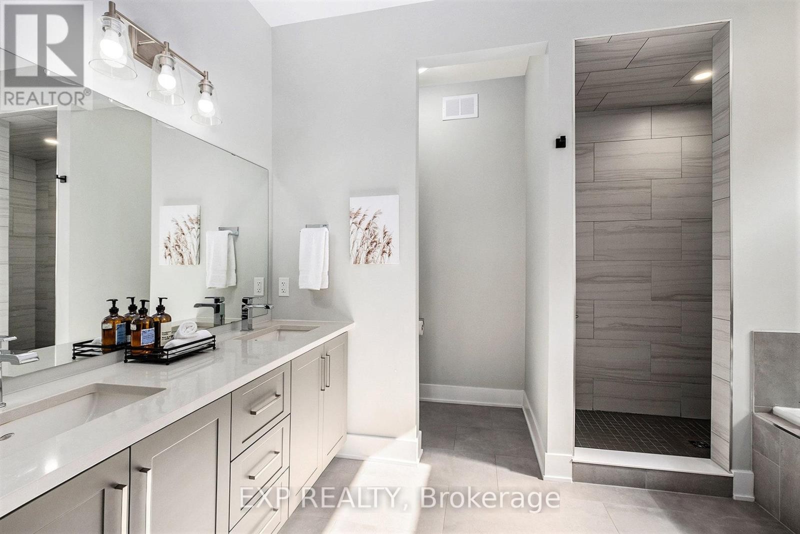 












400 CENTRAL PARK BOULEVARD

,
Russell,




Ontario
K4R0C6

