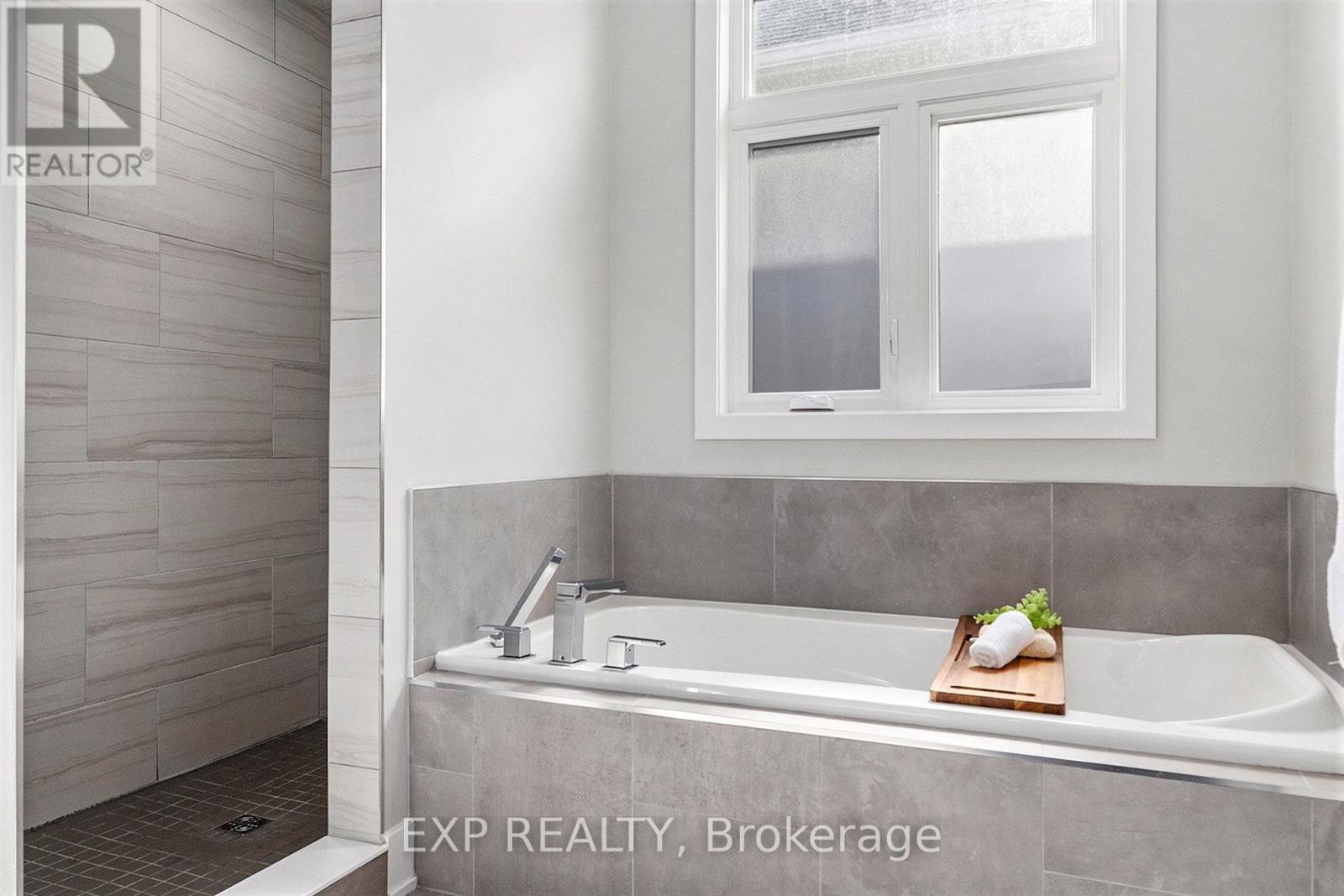 












400 CENTRAL PARK BOULEVARD

,
Russell,




Ontario
K4R0C6

