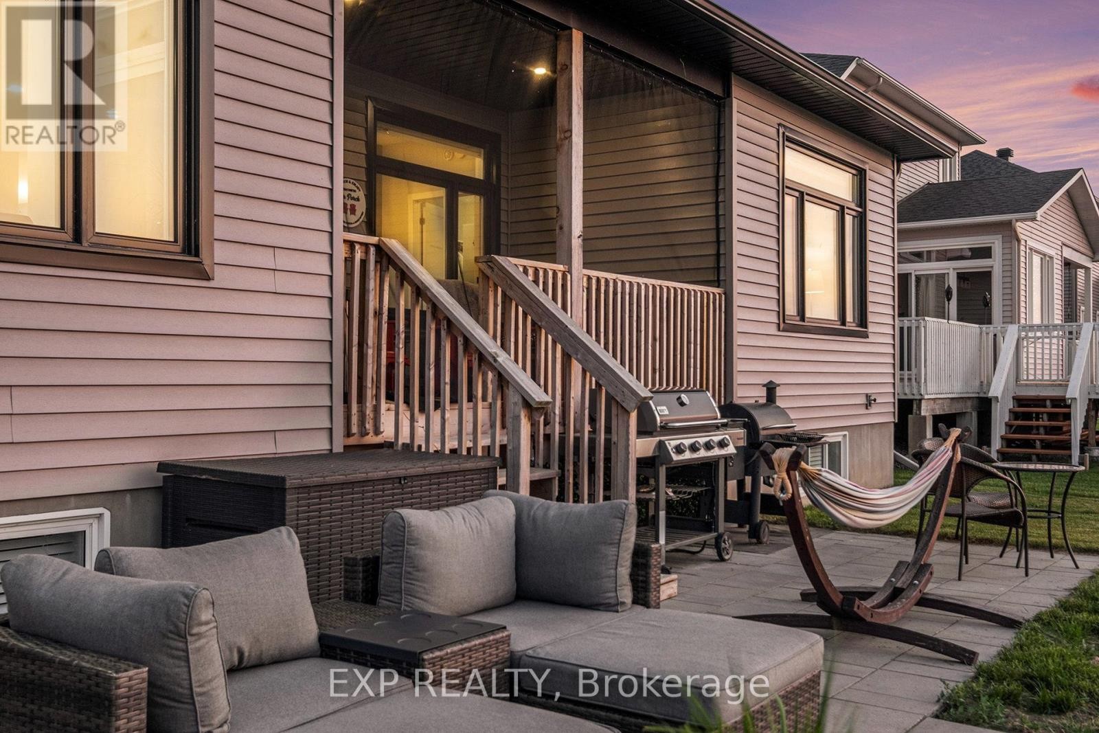 












400 CENTRAL PARK BOULEVARD

,
Russell,




Ontario
K4R0C6

