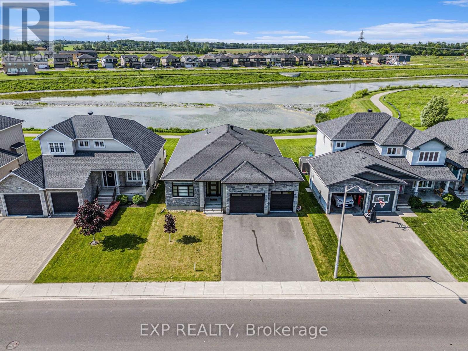 












400 CENTRAL PARK BOULEVARD

,
Russell,




Ontario
K4R0C6

