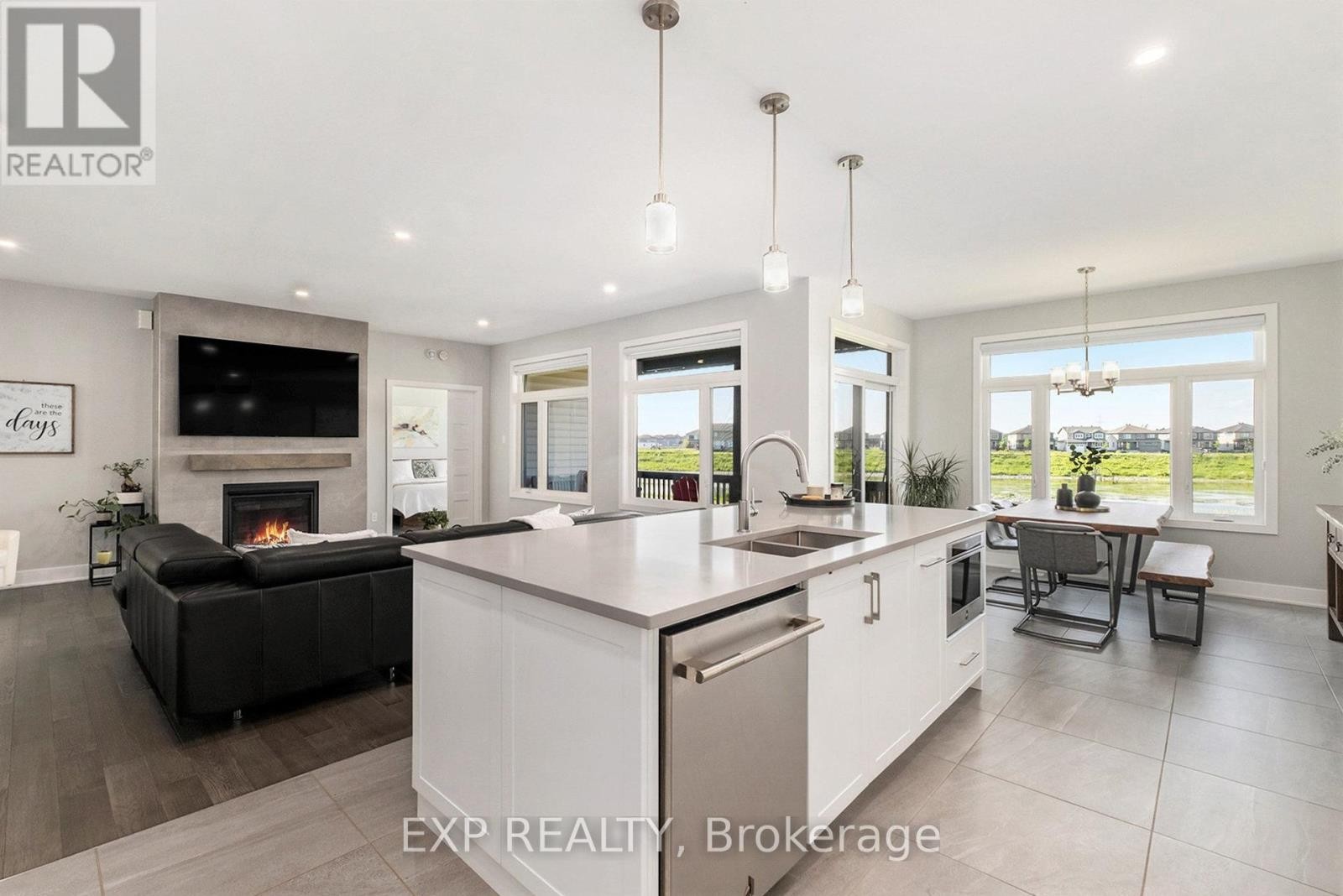 












400 CENTRAL PARK BOULEVARD

,
Russell,




Ontario
K4R0C6

