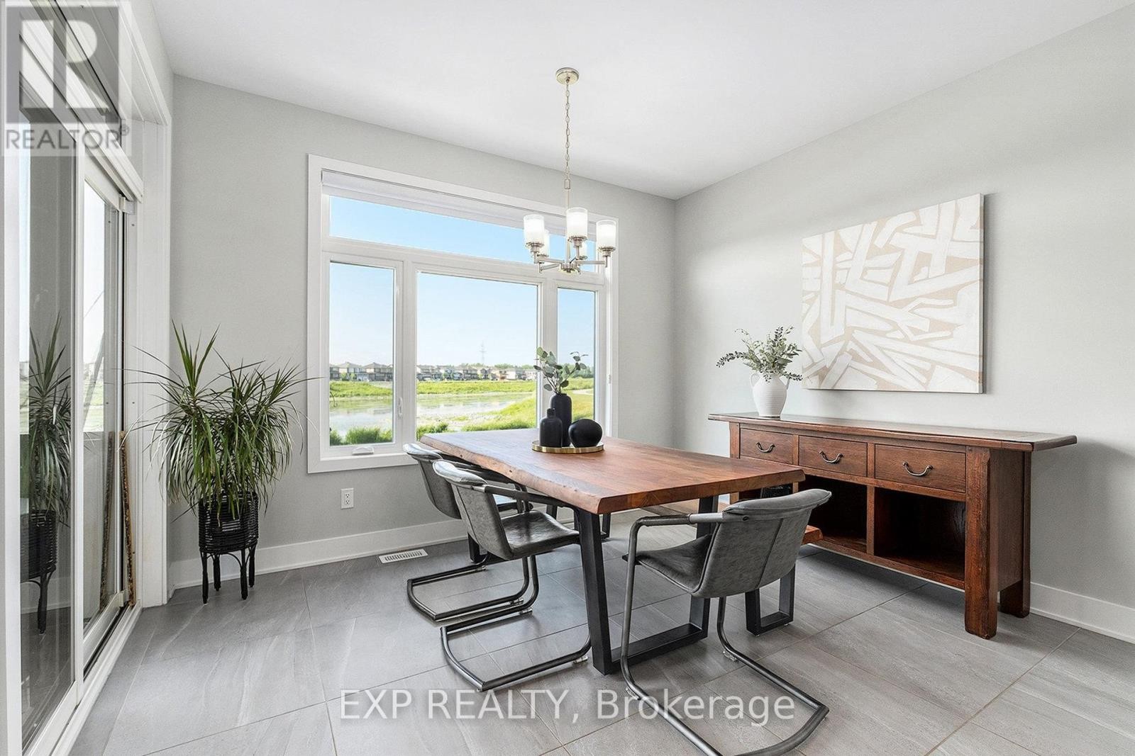 












400 CENTRAL PARK BOULEVARD

,
Russell,




Ontario
K4R0C6

