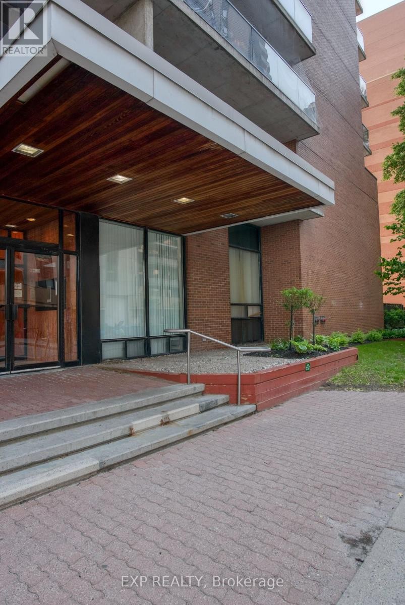 












204 - 475 LAURIER AVENUE W

,
Ottawa,




Ontario
K1R7X1

