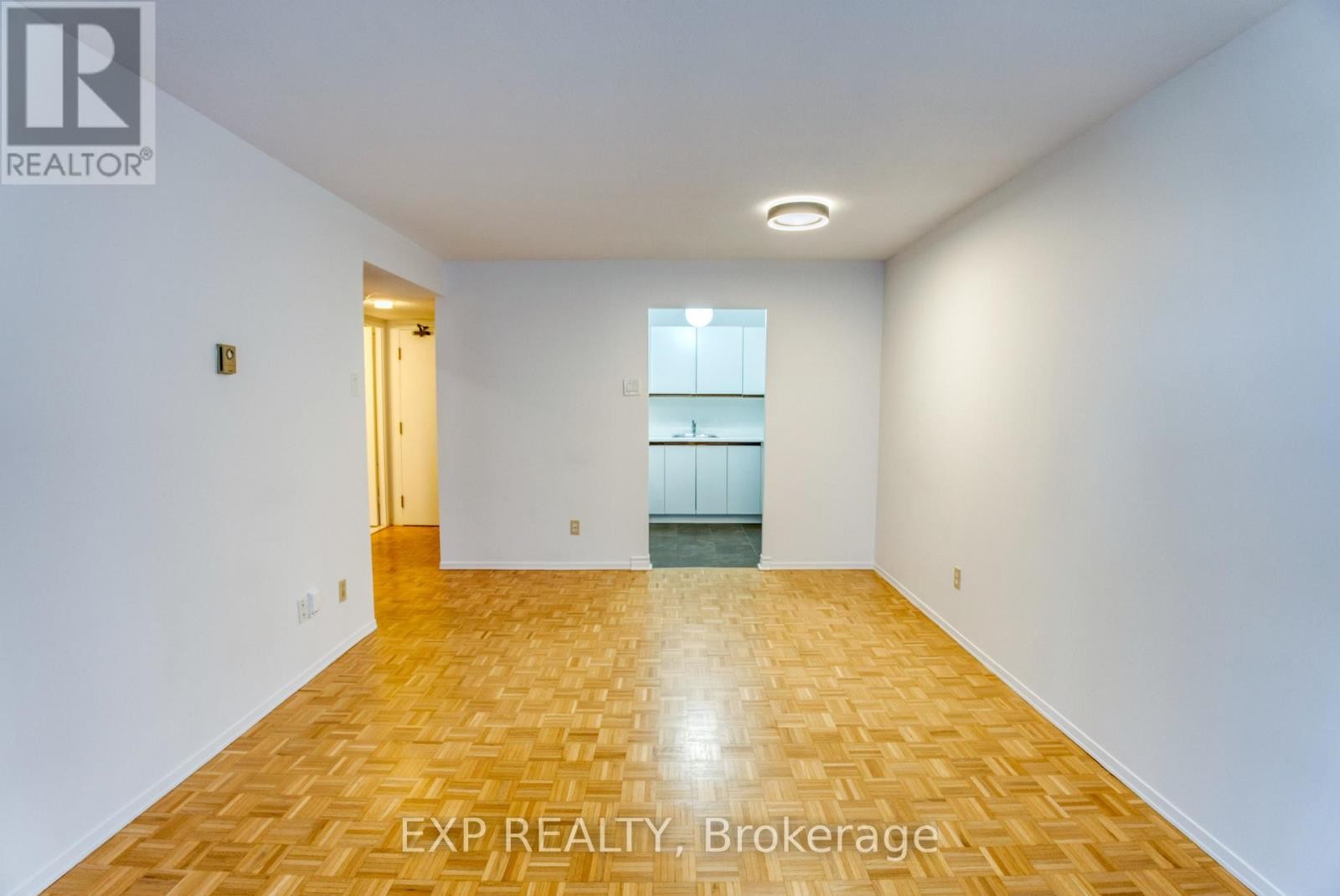 












204 - 475 LAURIER AVENUE W

,
Ottawa,




Ontario
K1R7X1

