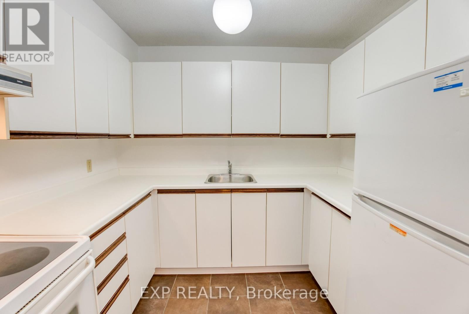 












204 - 475 LAURIER AVENUE W

,
Ottawa,




Ontario
K1R7X1

