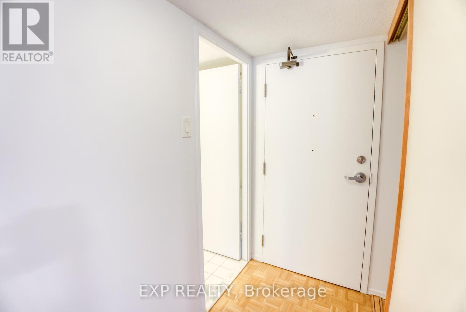 












204 - 475 LAURIER AVENUE W

,
Ottawa,




Ontario
K1R7X1


