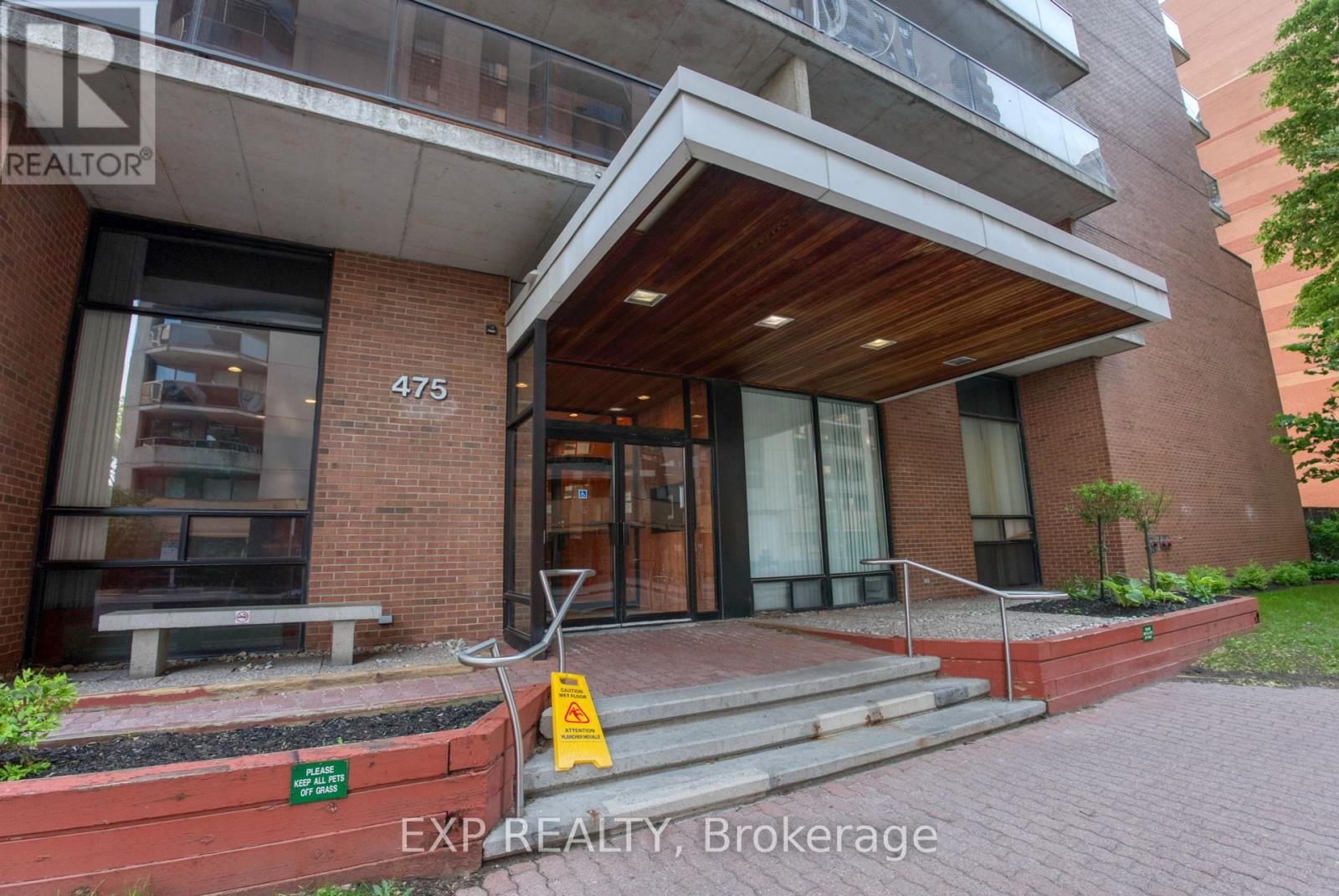 












204 - 475 LAURIER AVENUE W

,
Ottawa,




Ontario
K1R7X1

