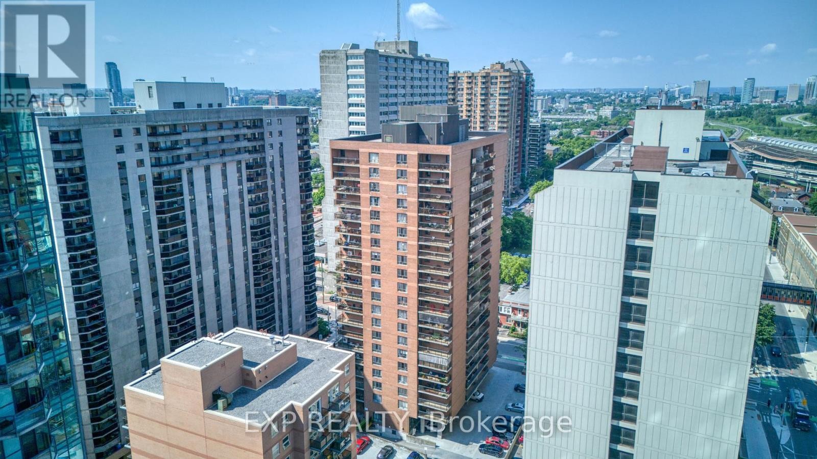












204 - 475 LAURIER AVENUE W

,
Ottawa,




Ontario
K1R7X1

