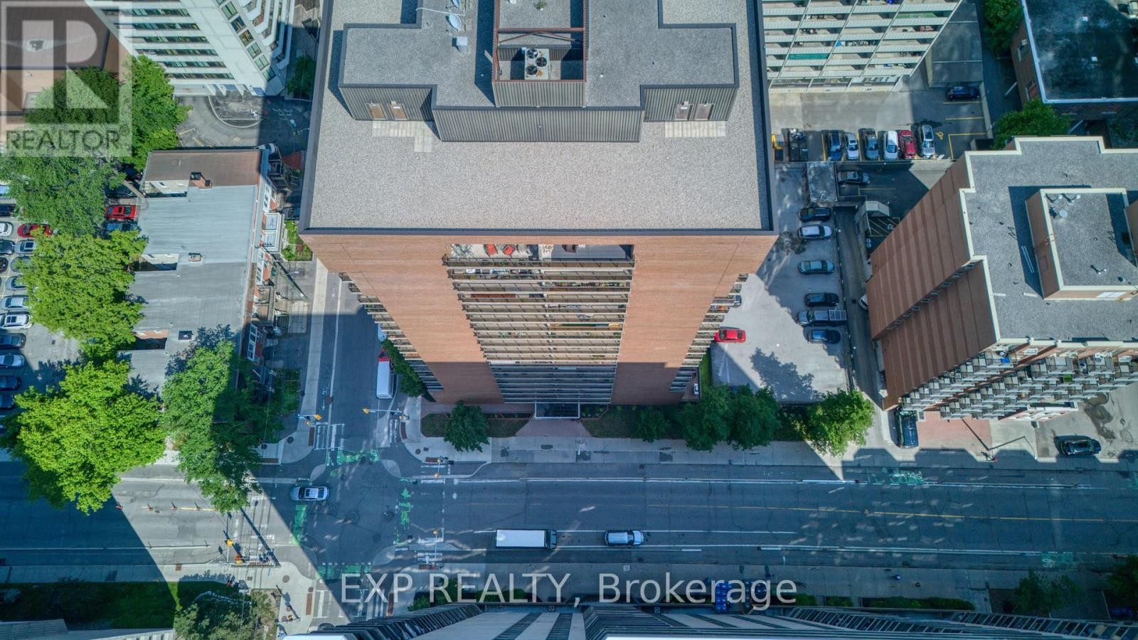 












204 - 475 LAURIER AVENUE W

,
Ottawa,




Ontario
K1R7X1

