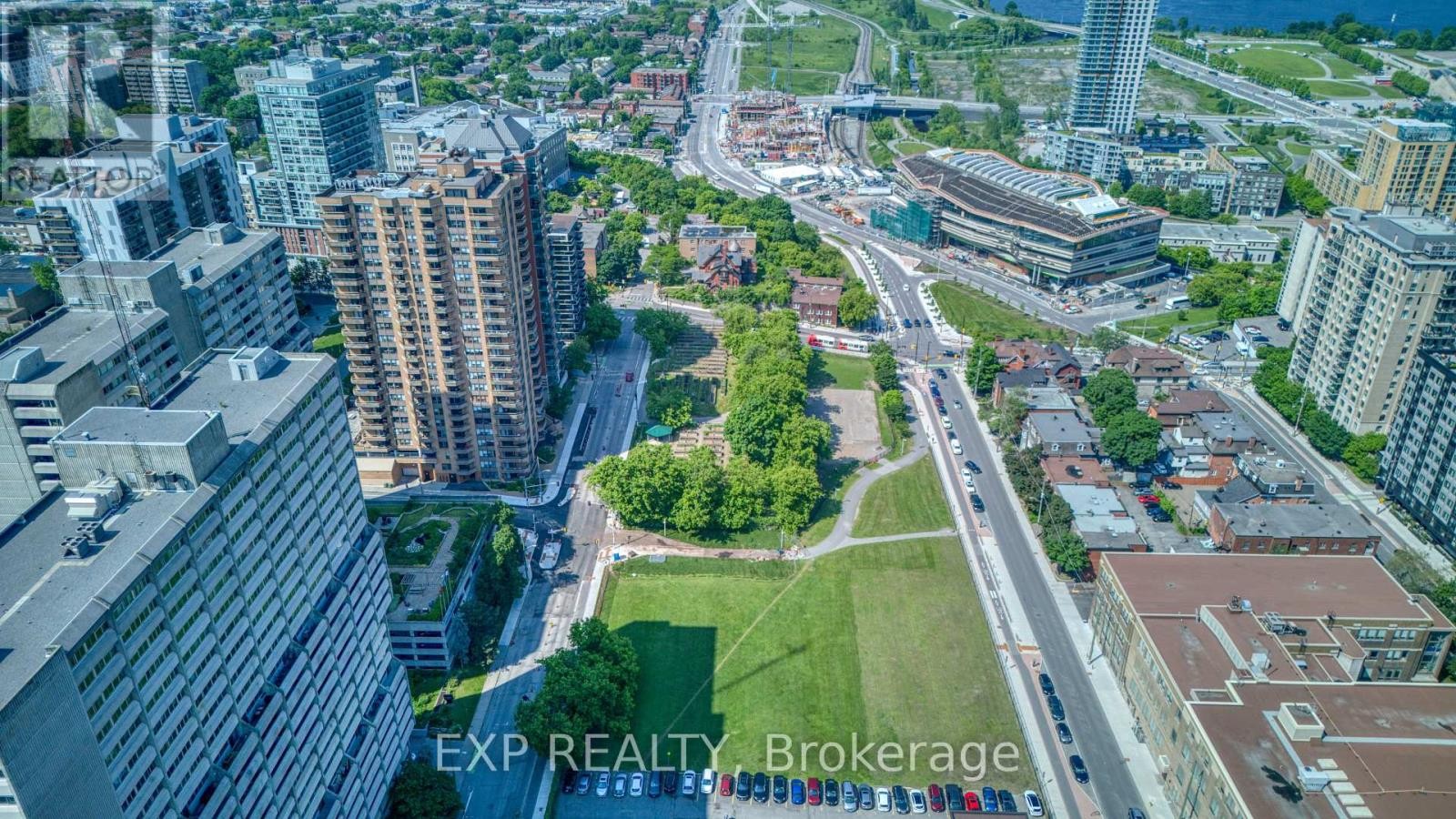 












204 - 475 LAURIER AVENUE W

,
Ottawa,




Ontario
K1R7X1

