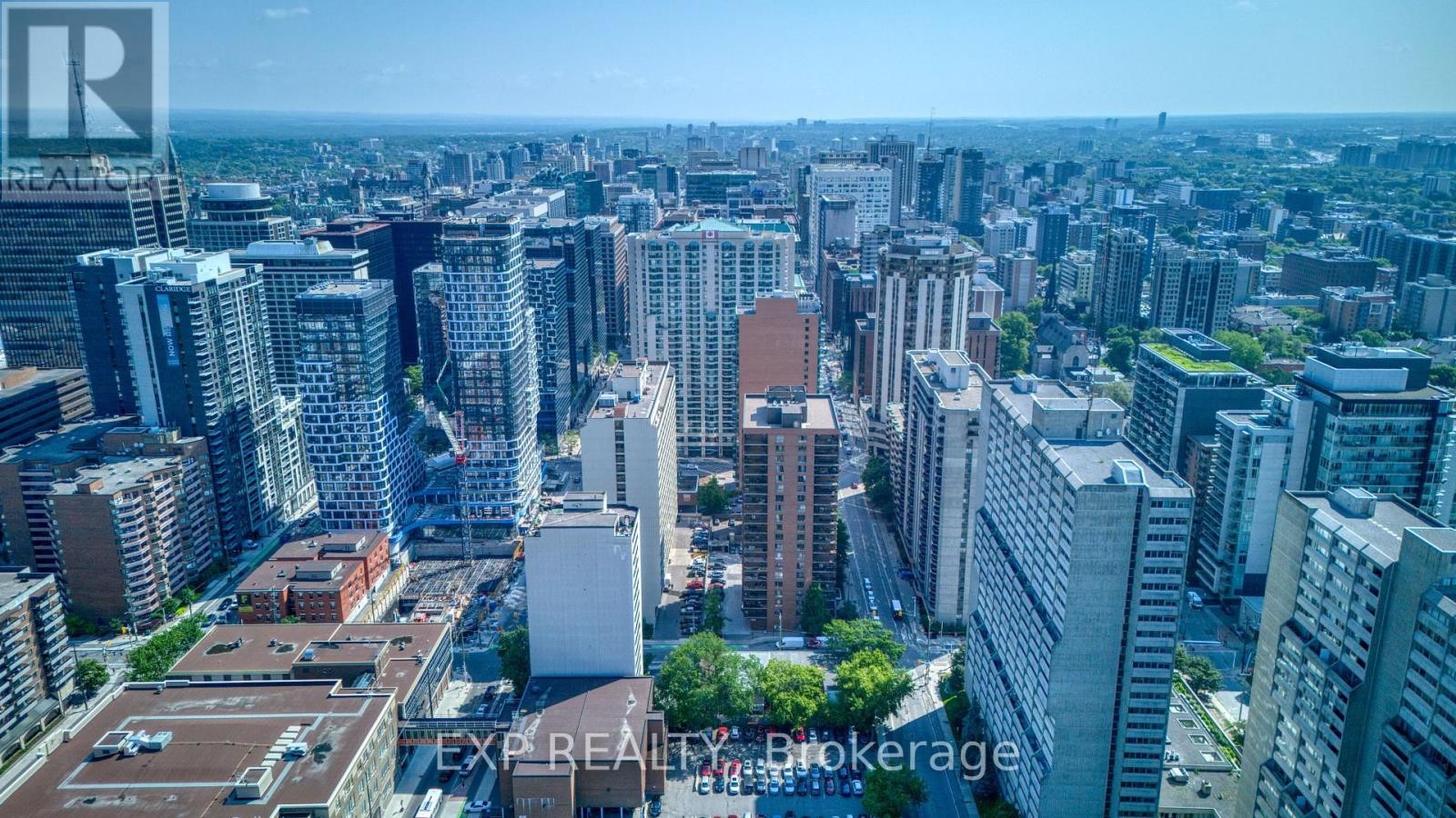 












204 - 475 LAURIER AVENUE W

,
Ottawa,




Ontario
K1R7X1

