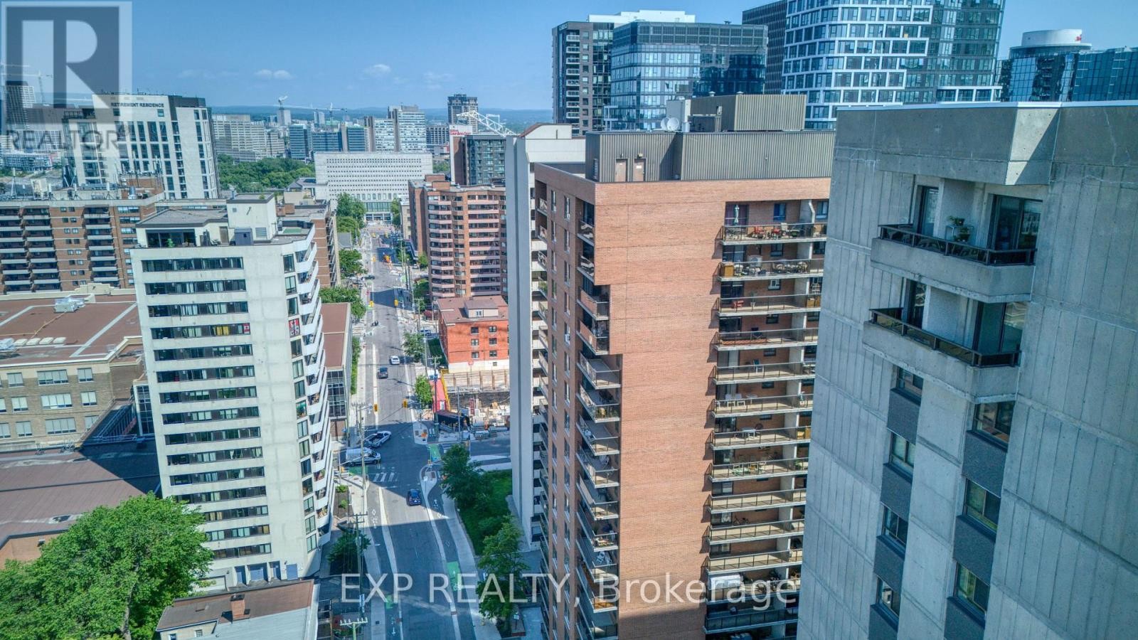 












204 - 475 LAURIER AVENUE W

,
Ottawa,




Ontario
K1R7X1

