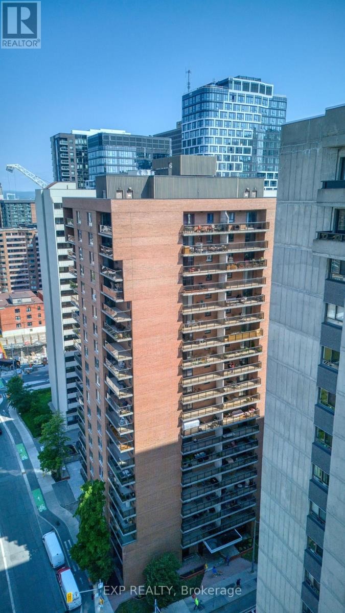 












204 - 475 LAURIER AVENUE W

,
Ottawa,




Ontario
K1R7X1

