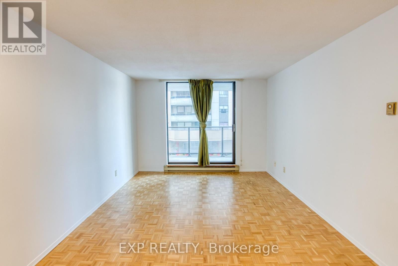 












204 - 475 LAURIER AVENUE W

,
Ottawa,




Ontario
K1R7X1


