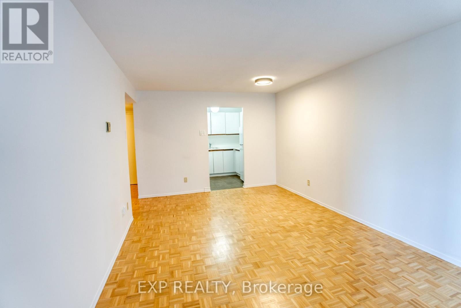 












204 - 475 LAURIER AVENUE W

,
Ottawa,




Ontario
K1R7X1

