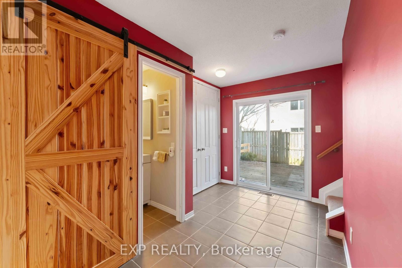 












21 YORKVILLE STREET

,
Ottawa,




Ontario
K2C4B6

