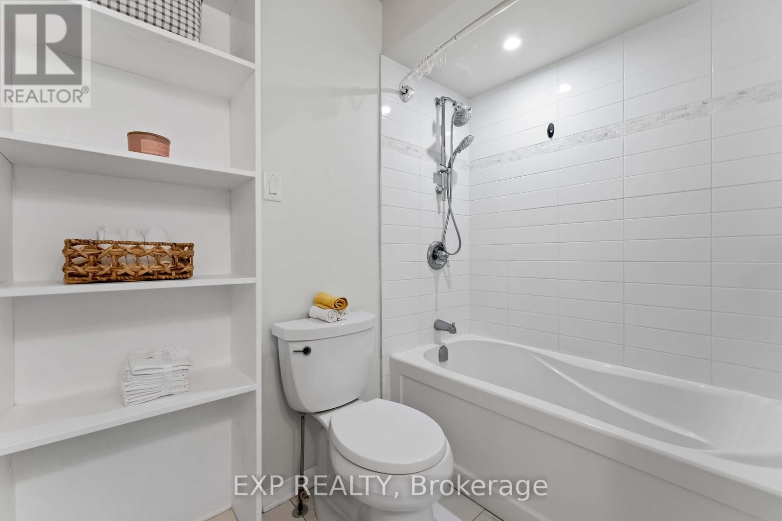 












21 YORKVILLE STREET

,
Ottawa,




Ontario
K2C4B6

