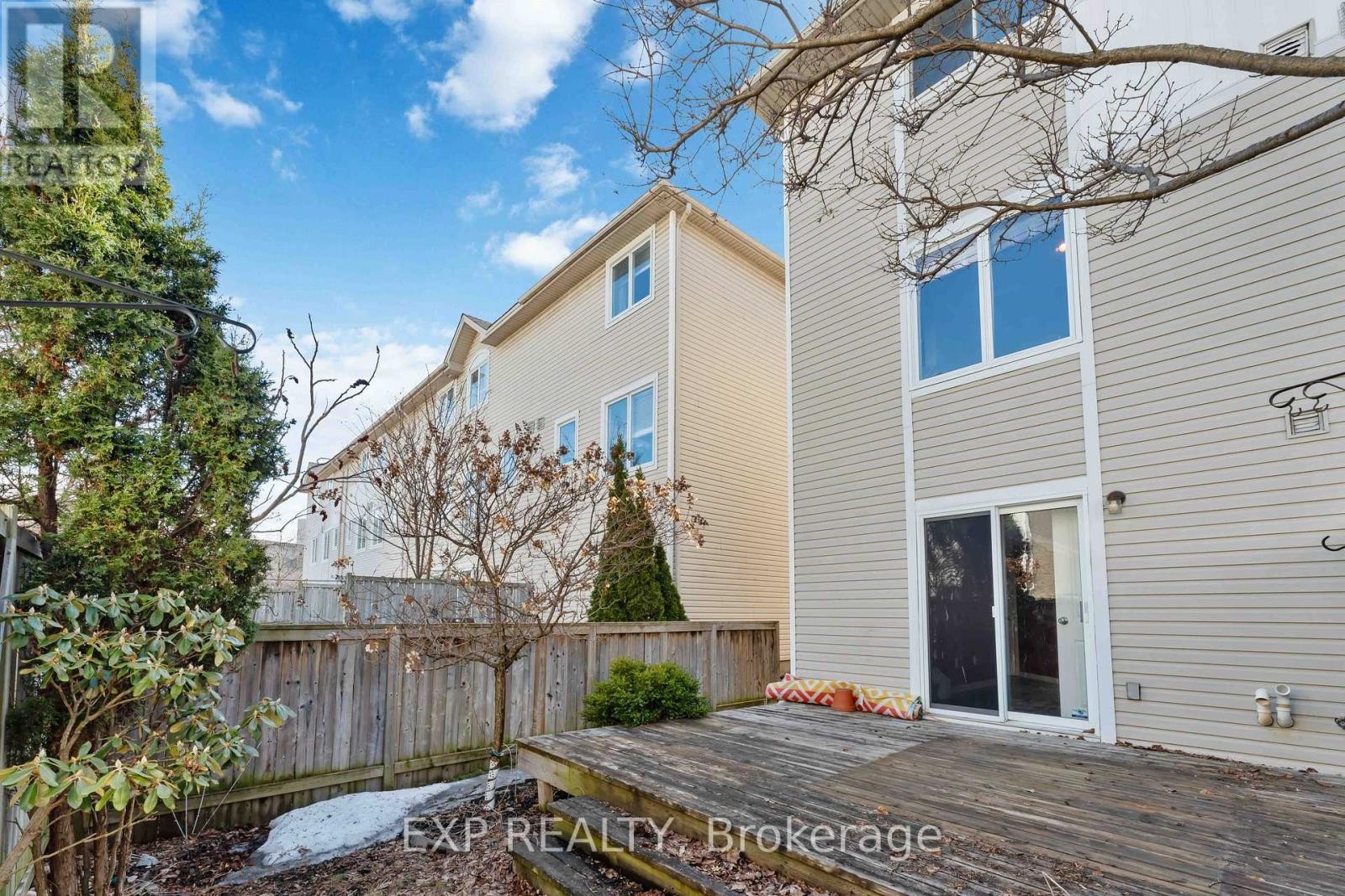 












21 YORKVILLE STREET

,
Ottawa,




Ontario
K2C4B6

