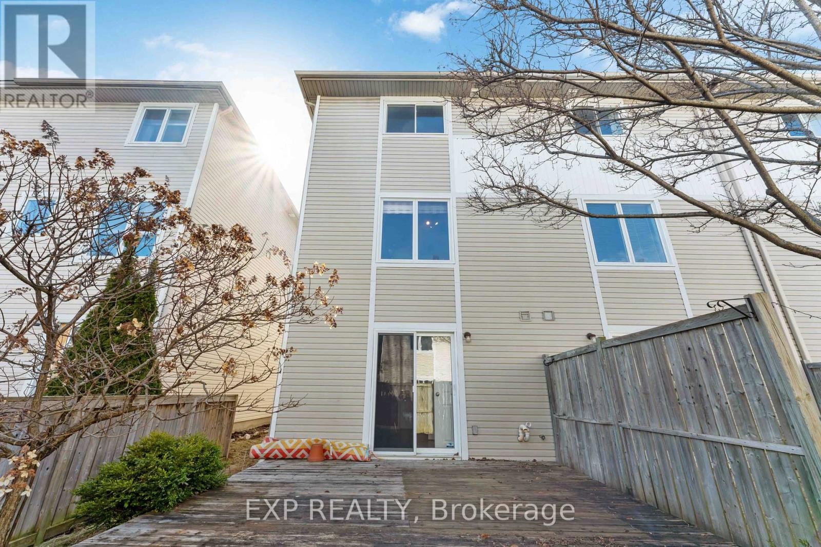 












21 YORKVILLE STREET

,
Ottawa,




Ontario
K2C4B6

