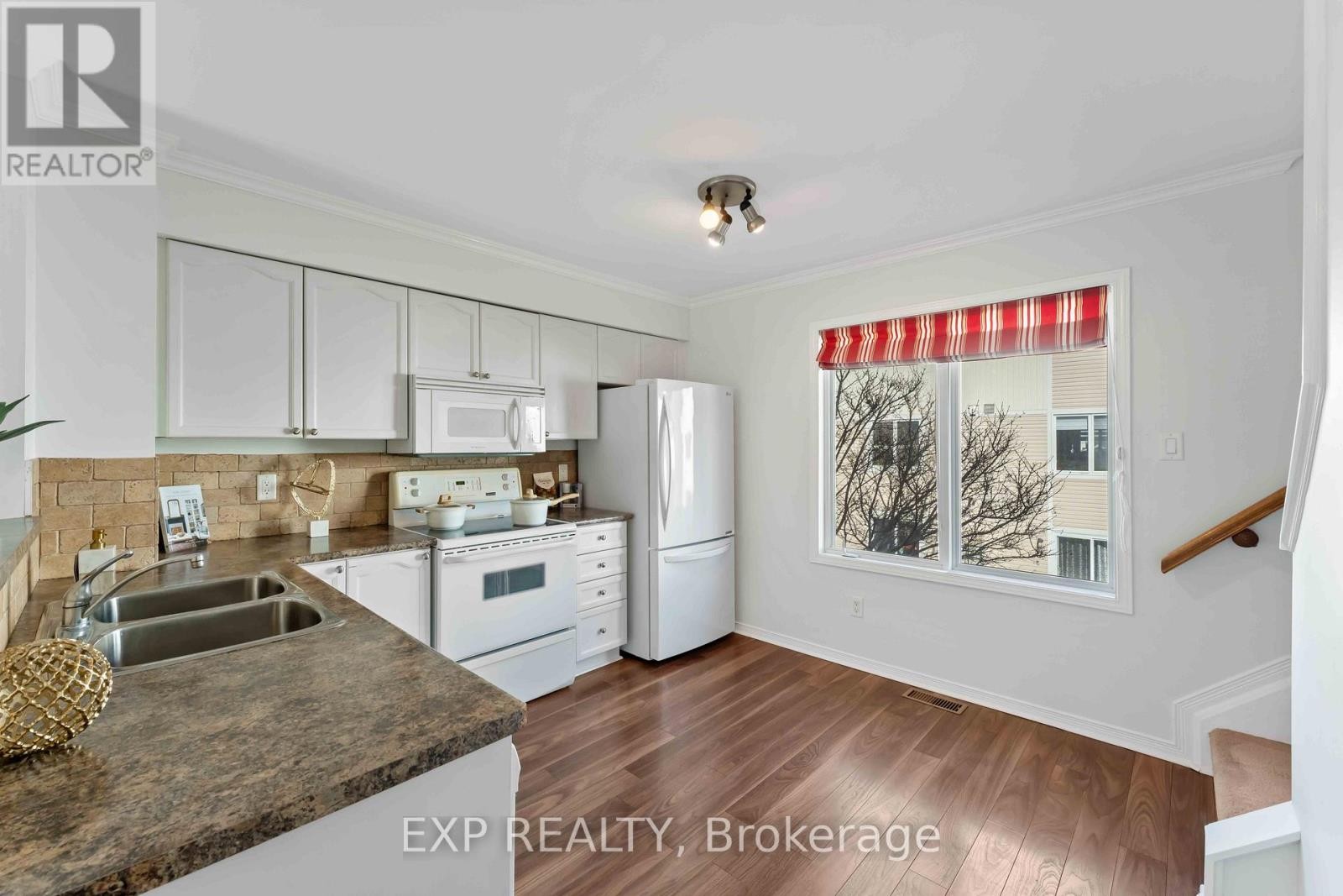 












21 YORKVILLE STREET

,
Ottawa,




Ontario
K2C4B6

